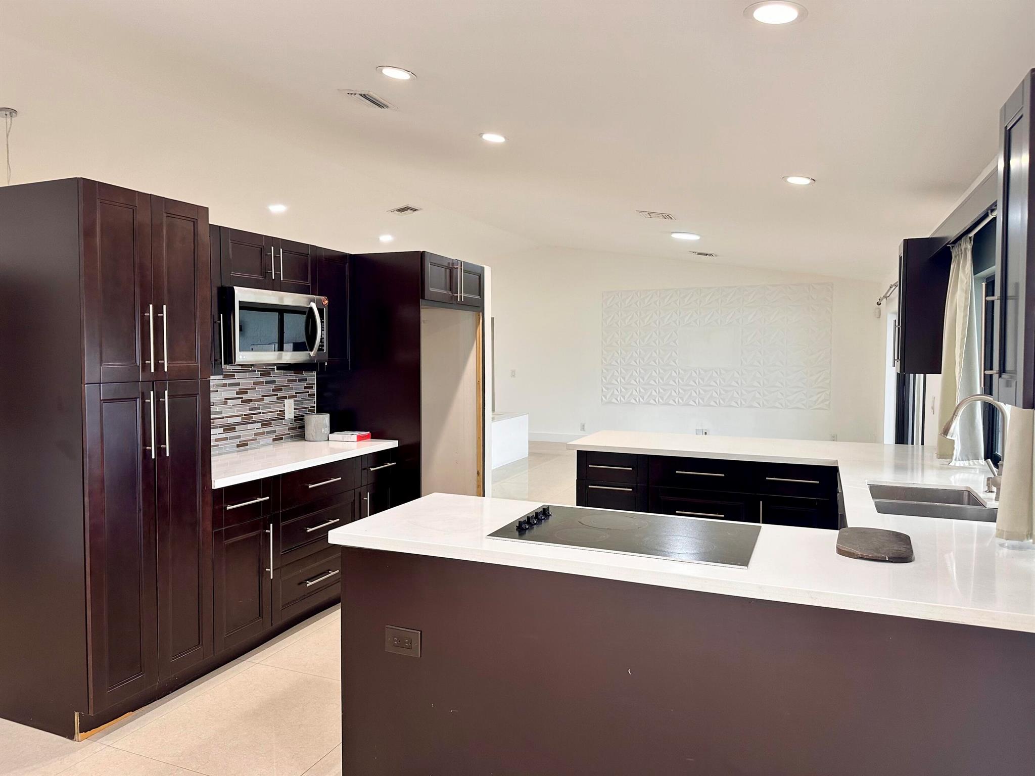 OAK WOOD - Residential Lease