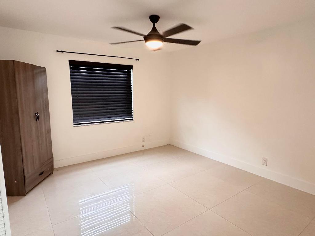 OAK WOOD - Residential Lease