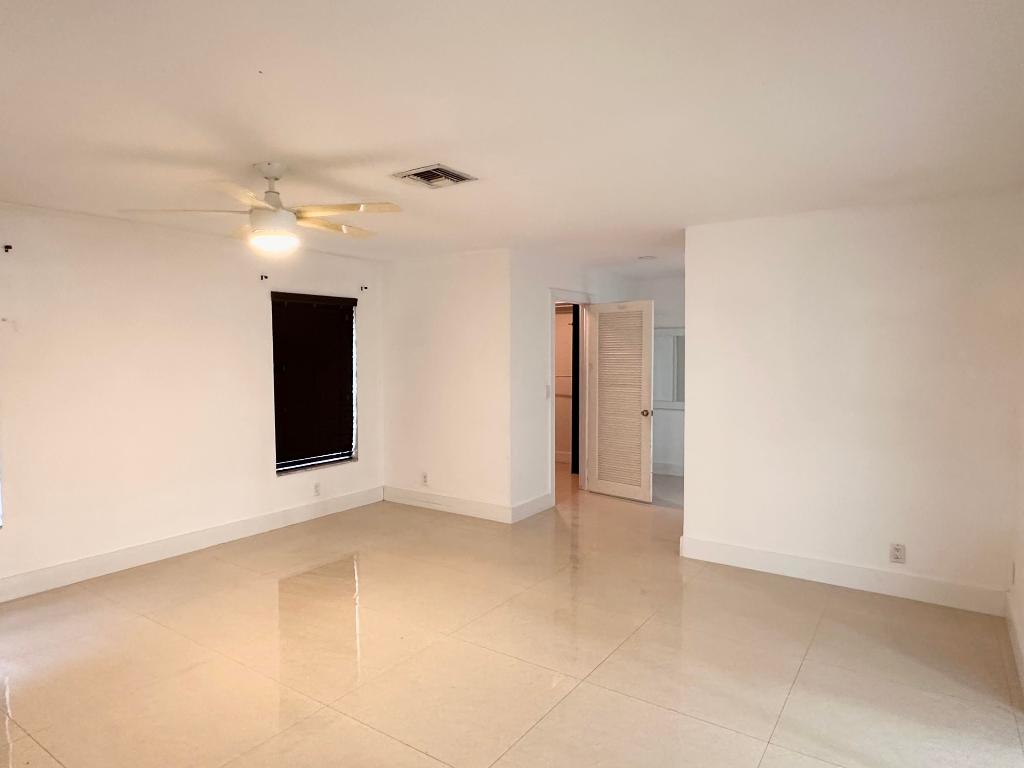 OAK WOOD - Residential Lease