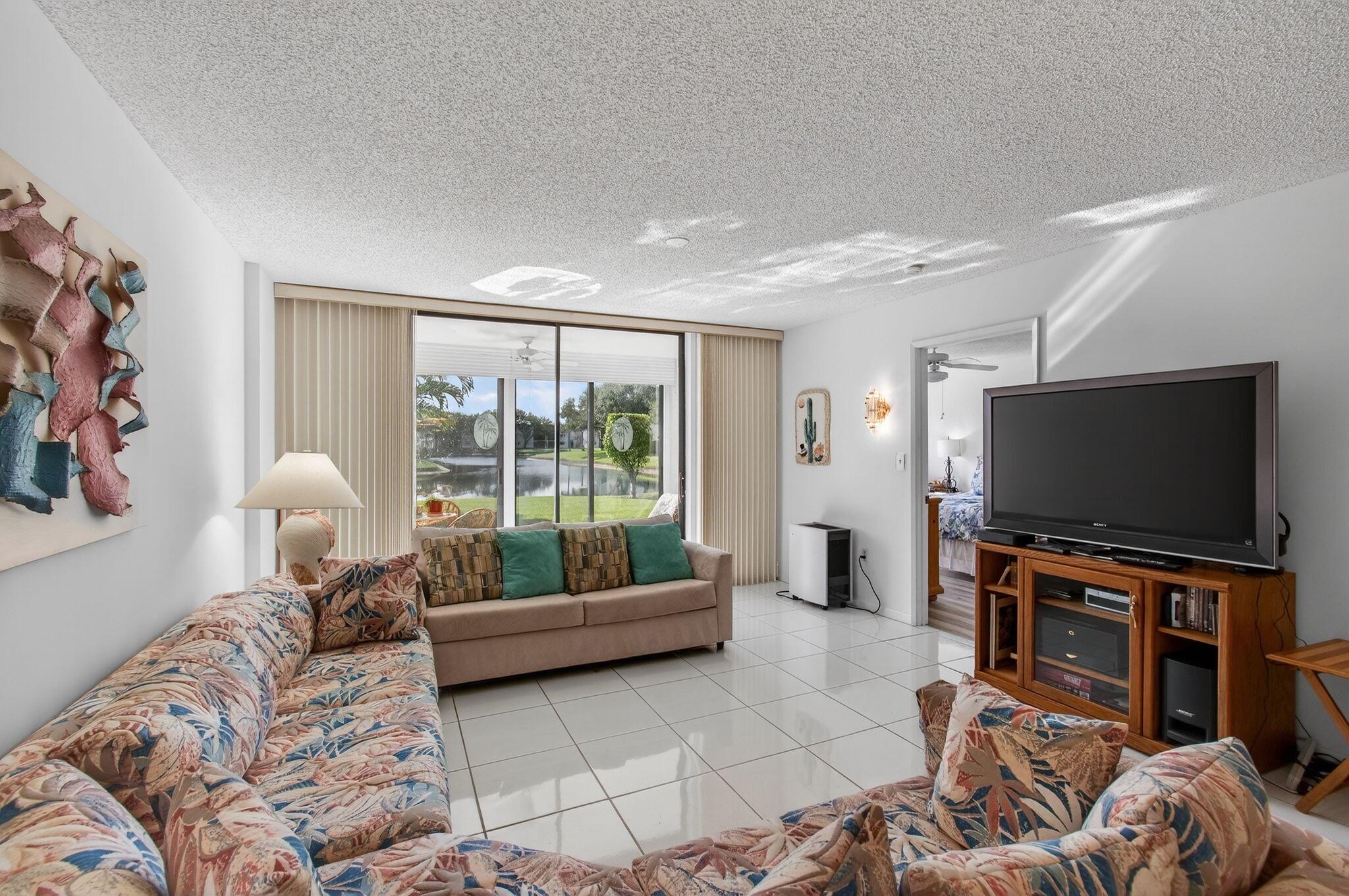 LAKES OF DELRAY WATERSEDG - Residential