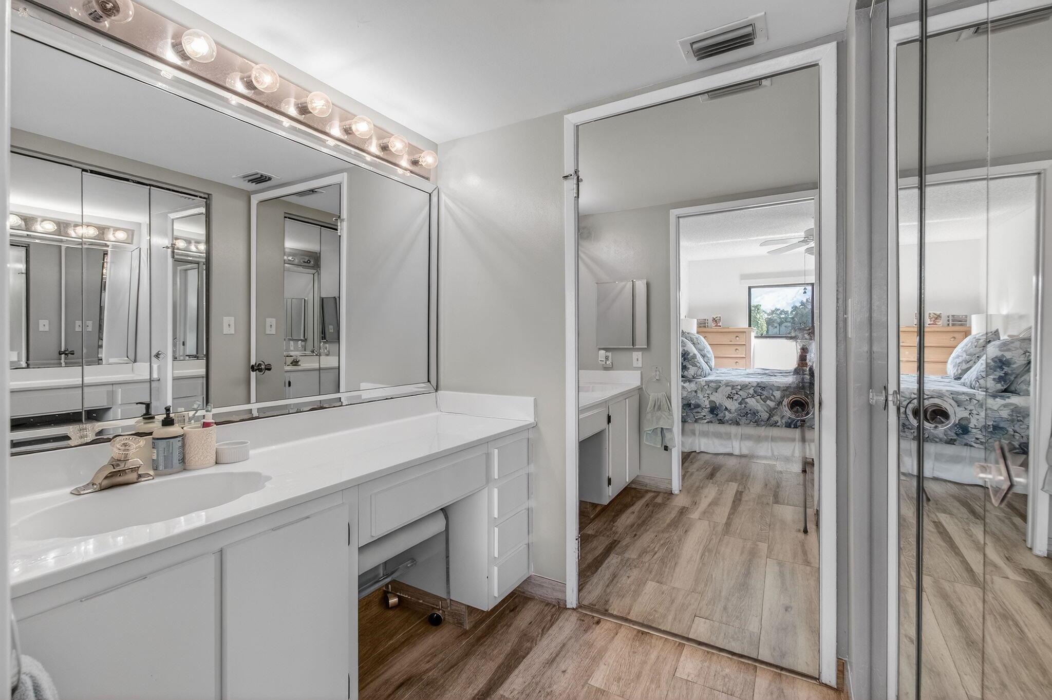 LAKES OF DELRAY WATERSEDG - Residential