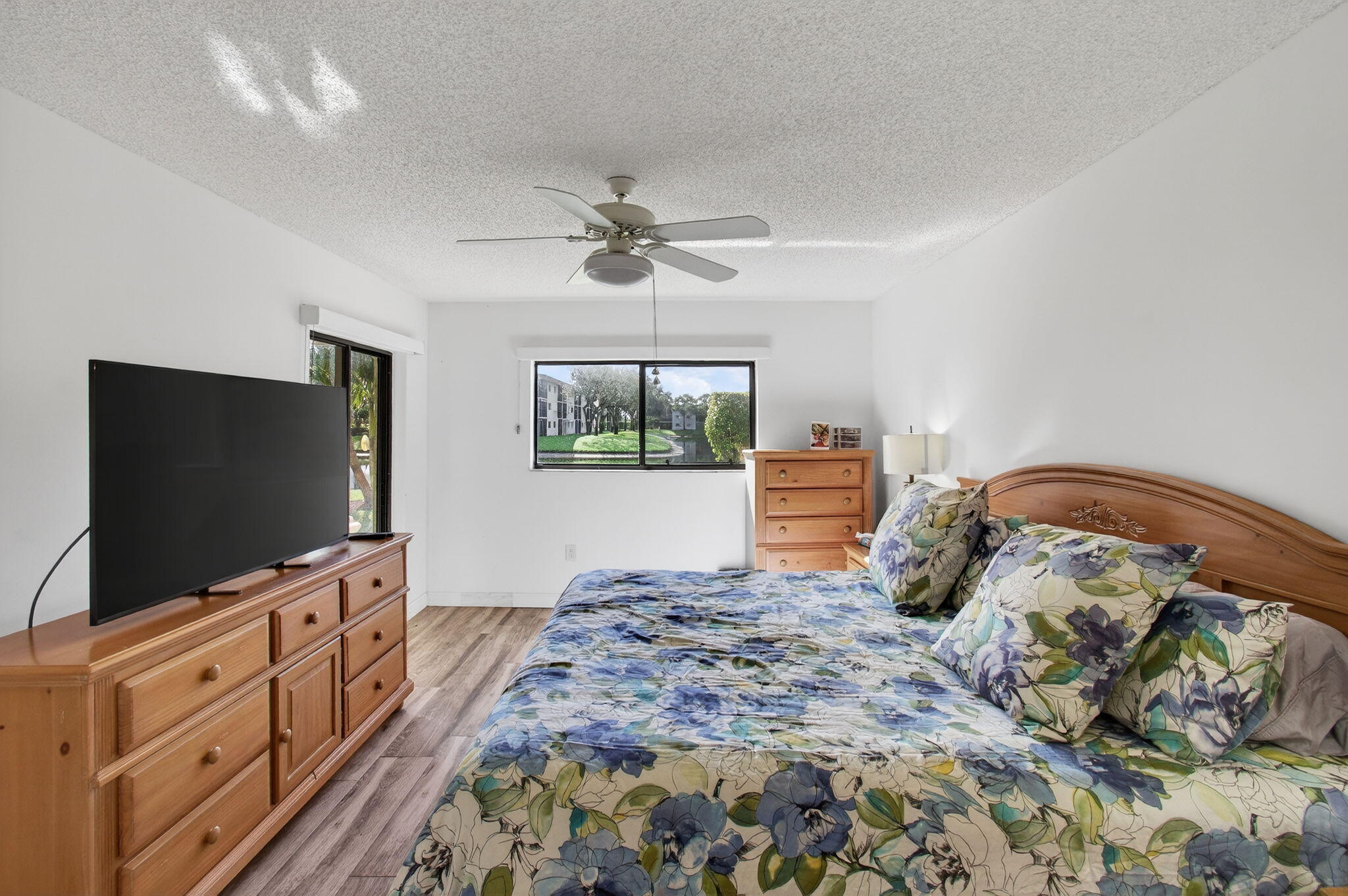 WATERSEDGE AT THE LAKES O - Residential