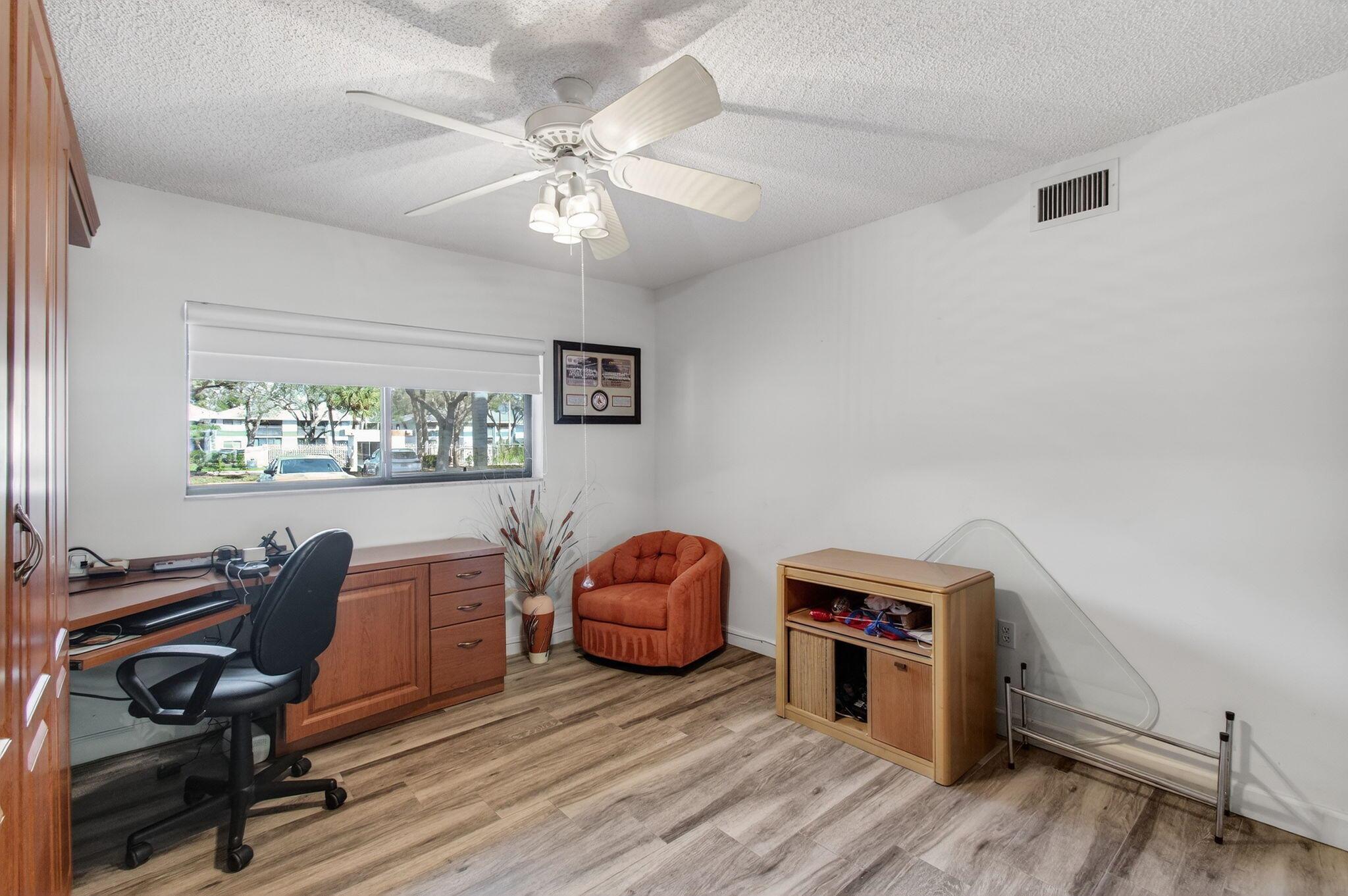 LAKES OF DELRAY WATERSEDG - Residential