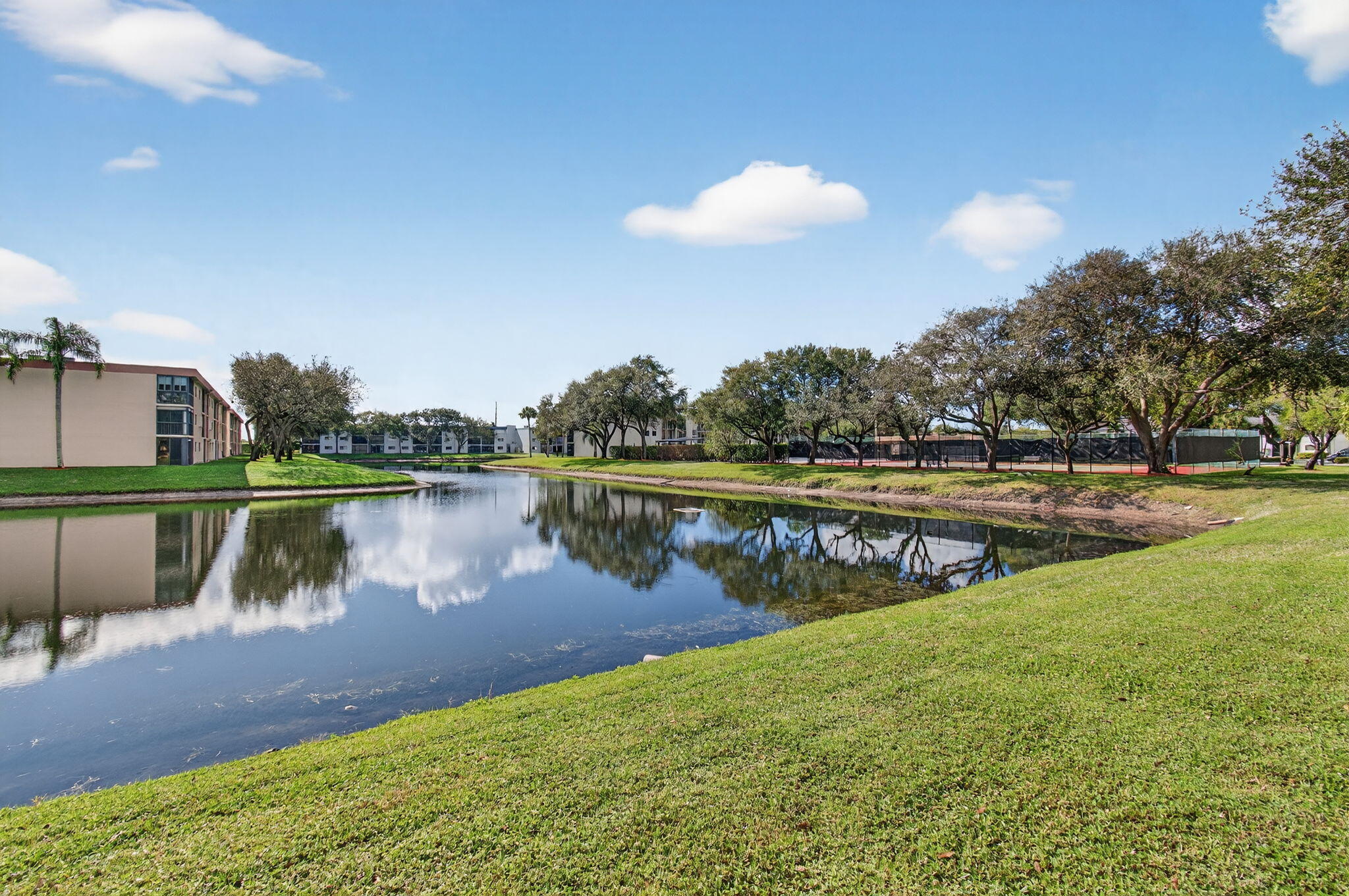 WATERSEDGE AT THE LAKES O - Residential