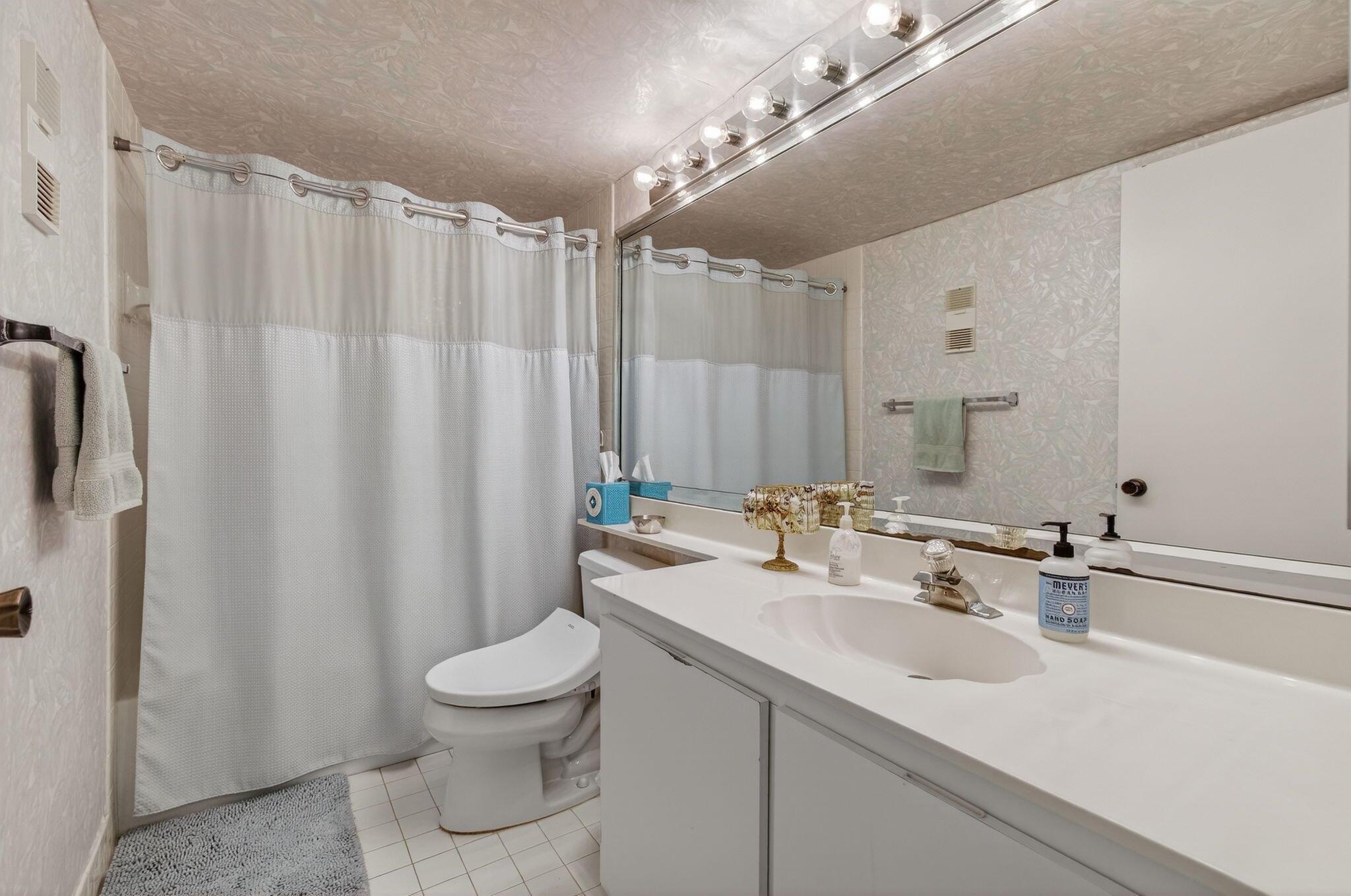 LAKES OF DELRAY WATERSEDG - Residential