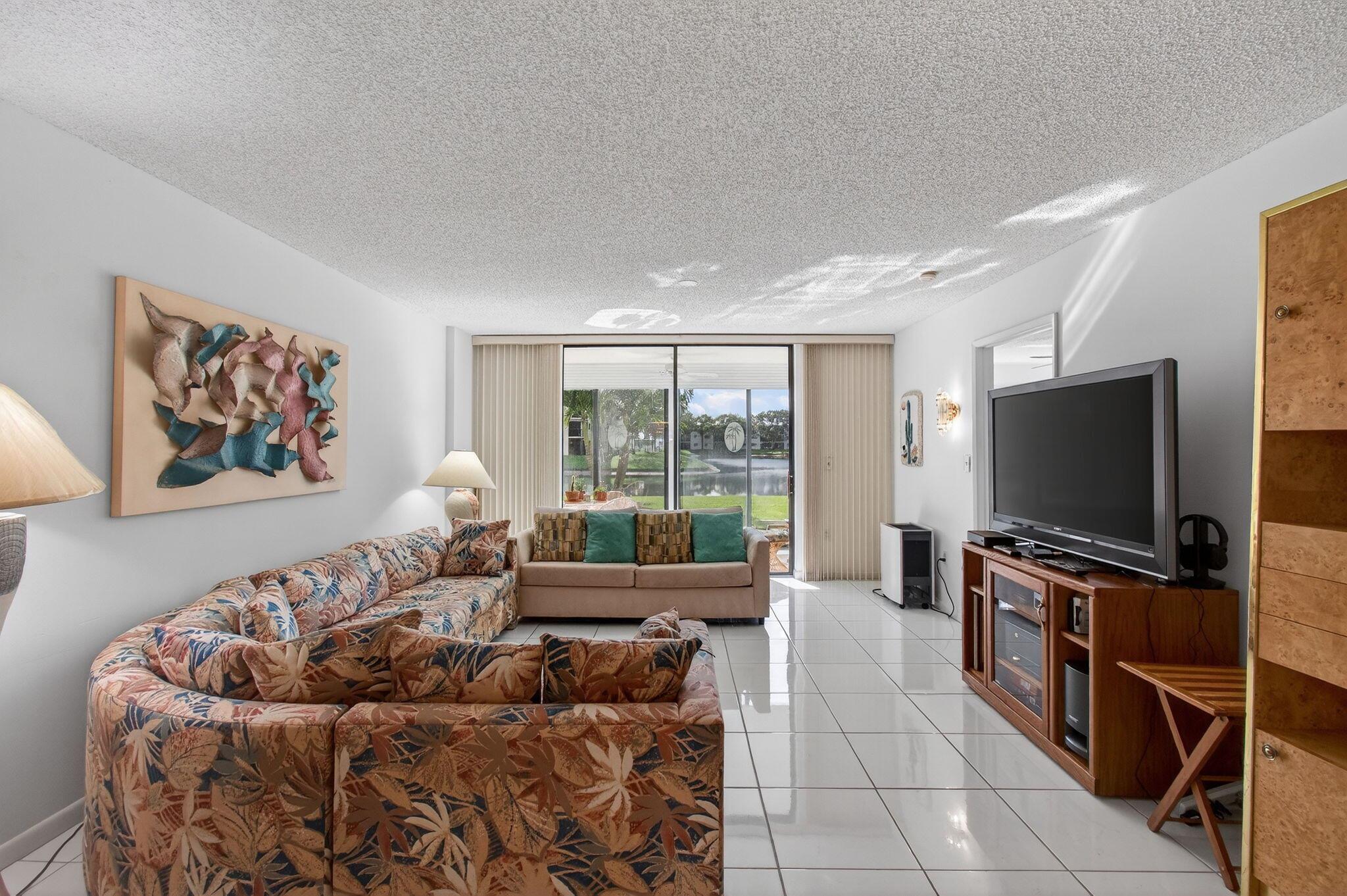 LAKES OF DELRAY WATERSEDG - Residential