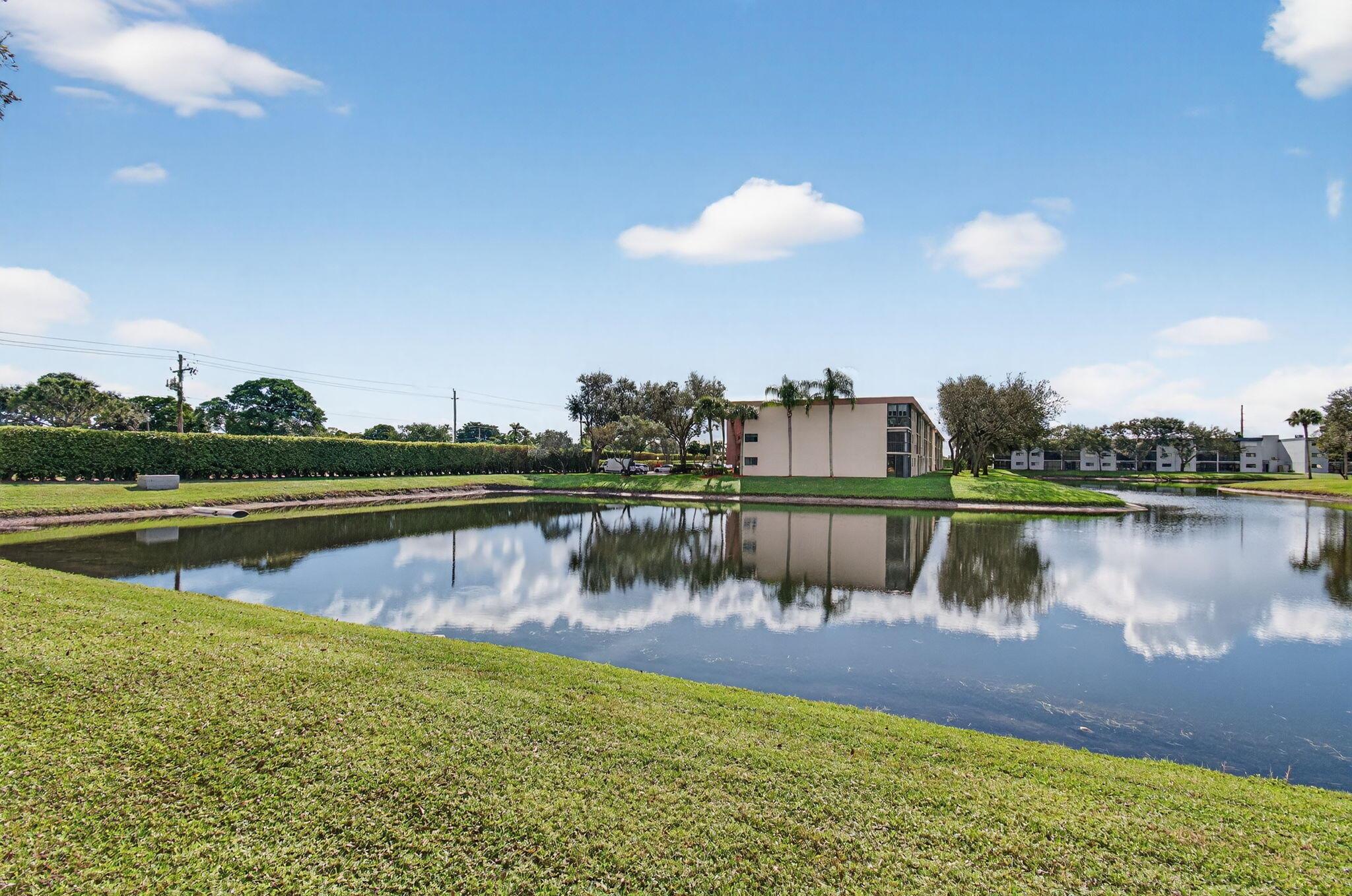 LAKES OF DELRAY WATERSEDG - Residential