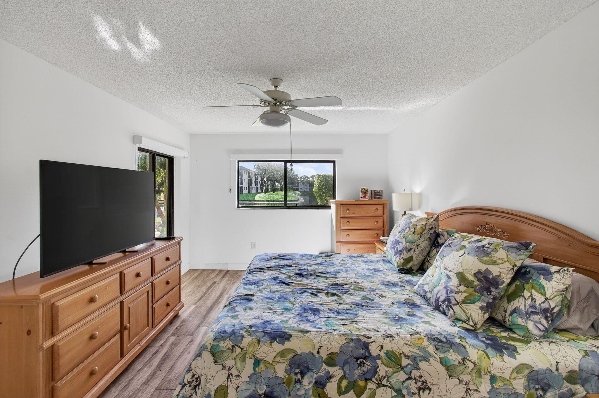 LAKES OF DELRAY WATERSEDG - Residential