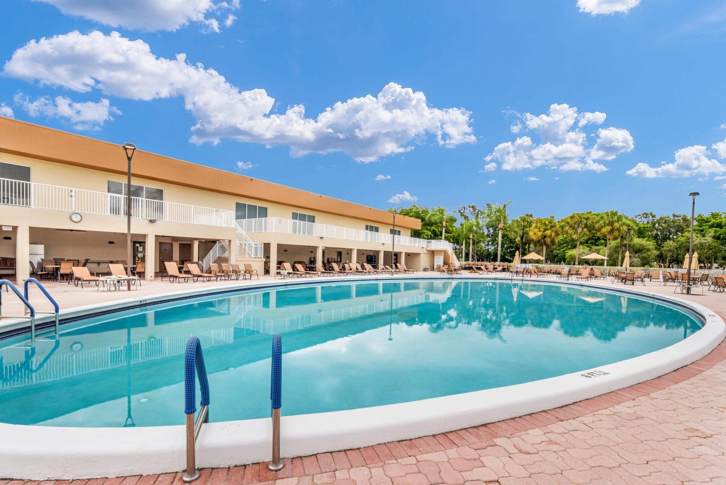 WATERSEDGE AT THE LAKES O - Residential