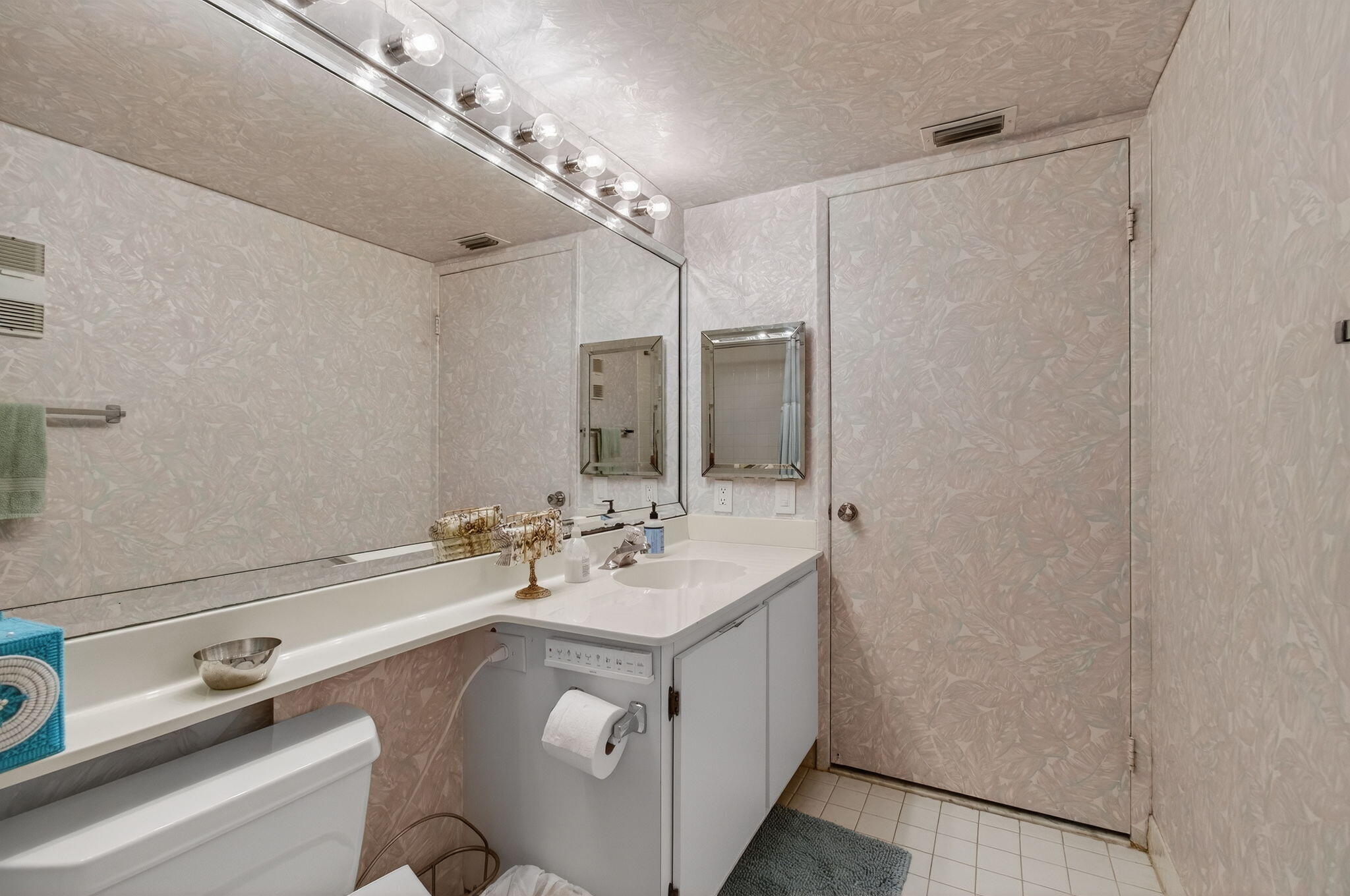 WATERSEDGE AT THE LAKES O - Residential