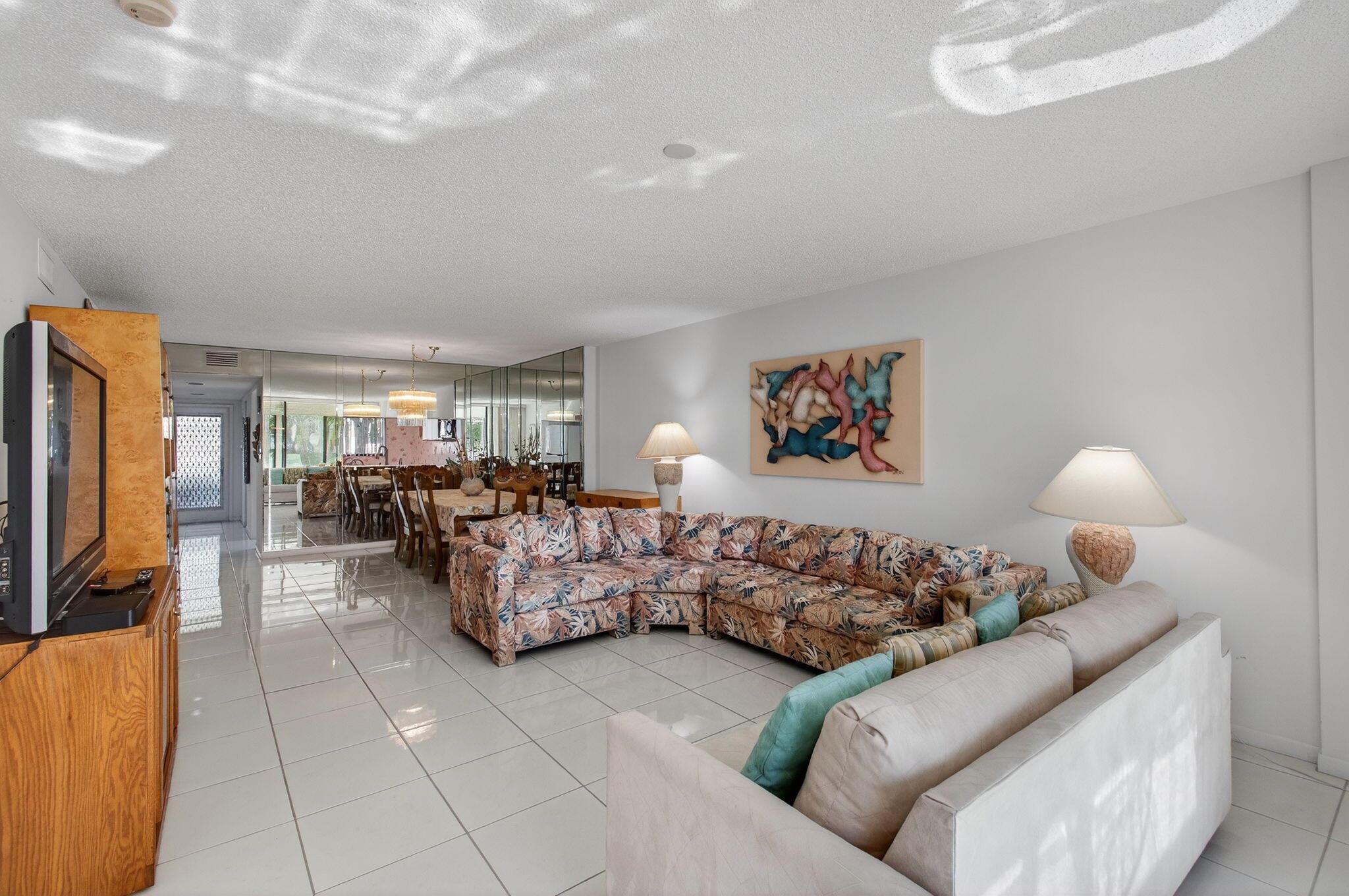 LAKES OF DELRAY WATERSEDG - Residential