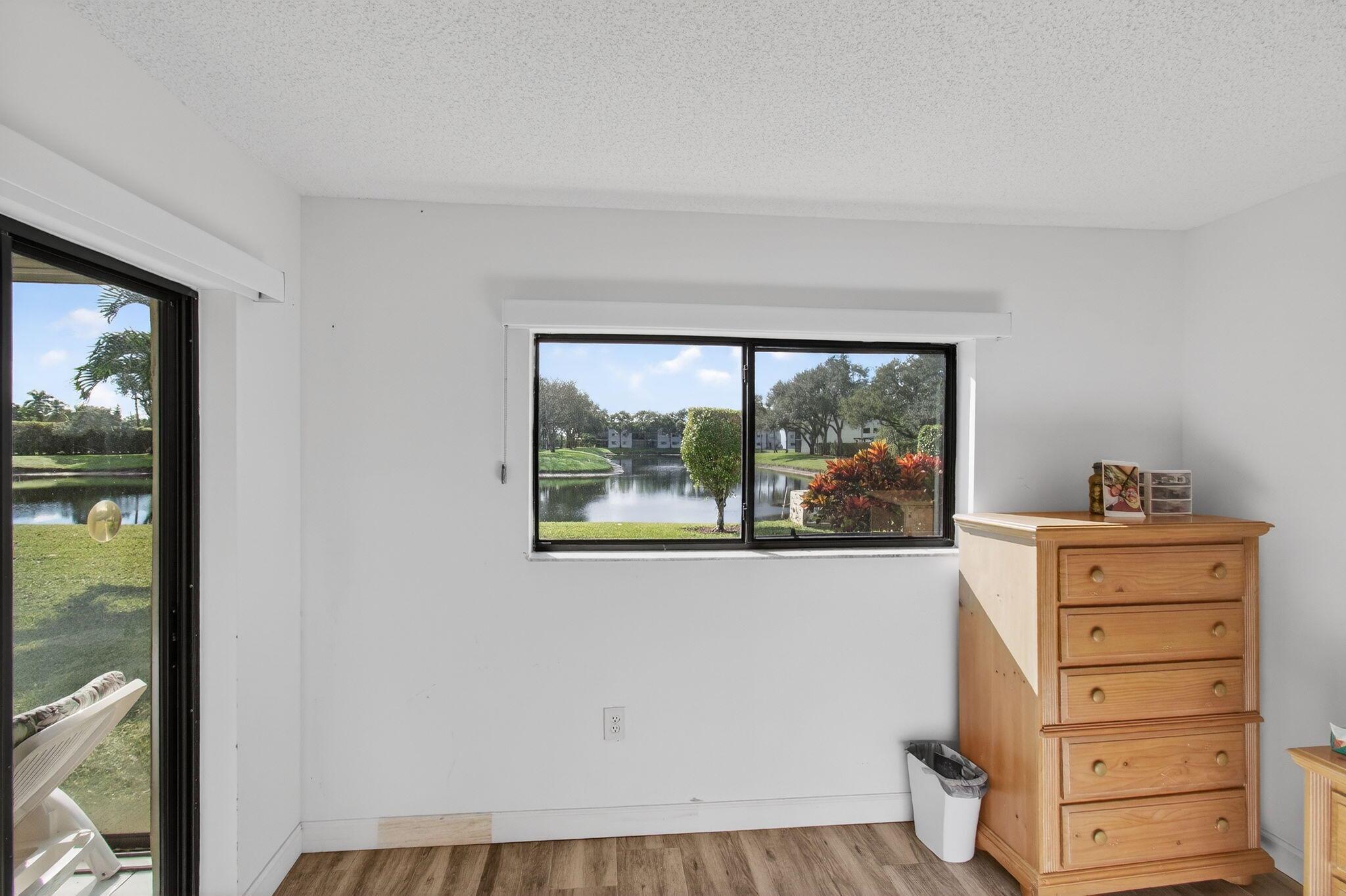 LAKES OF DELRAY WATERSEDG - Residential