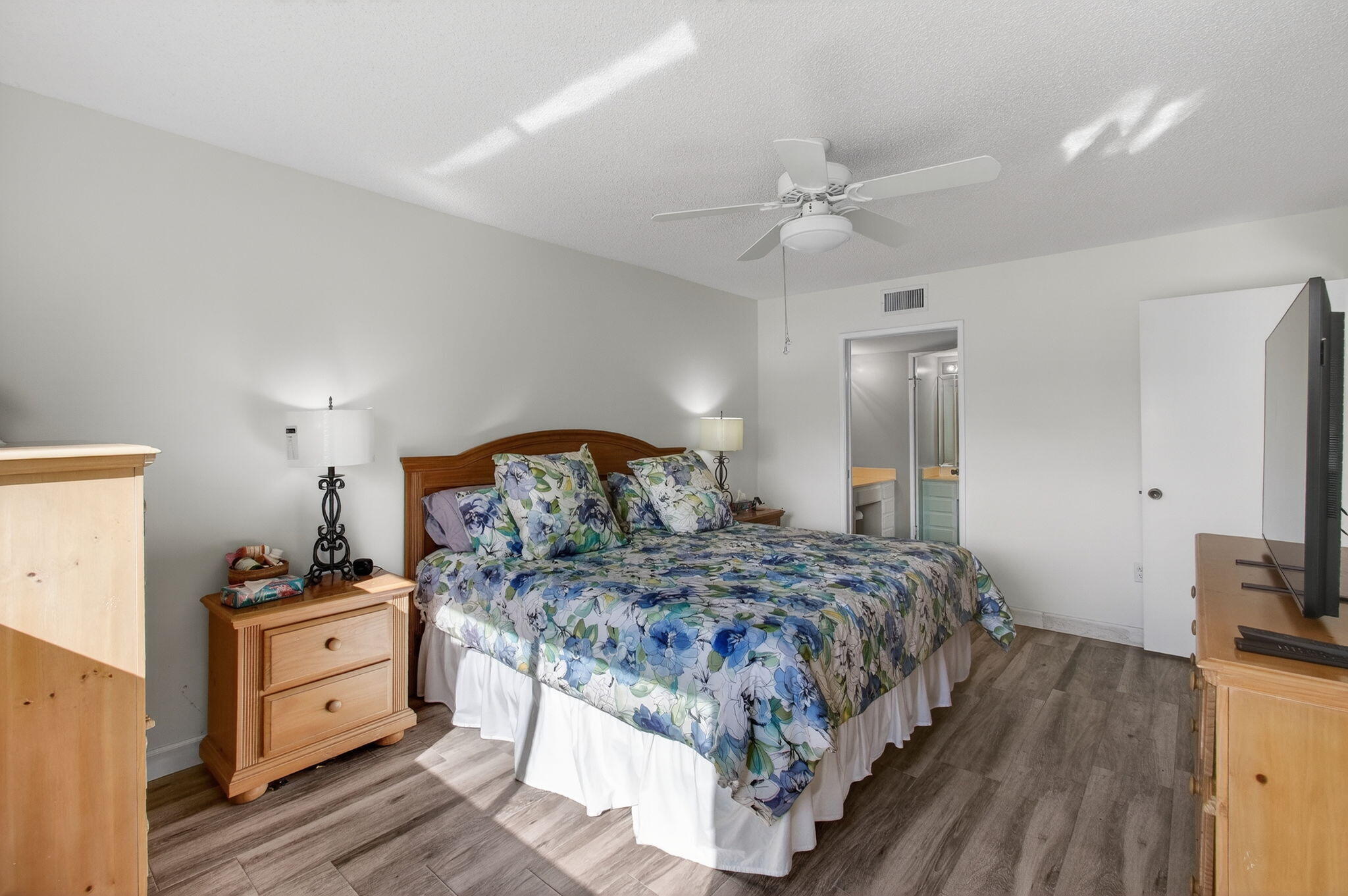 WATERSEDGE AT THE LAKES O - Residential