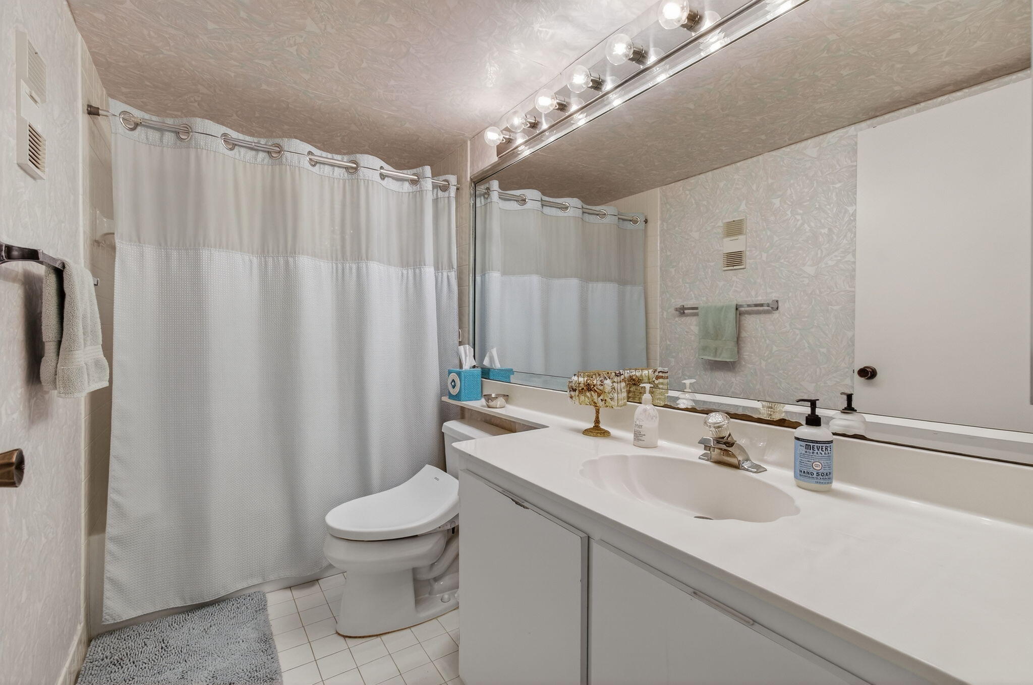 WATERSEDGE AT THE LAKES O - Residential