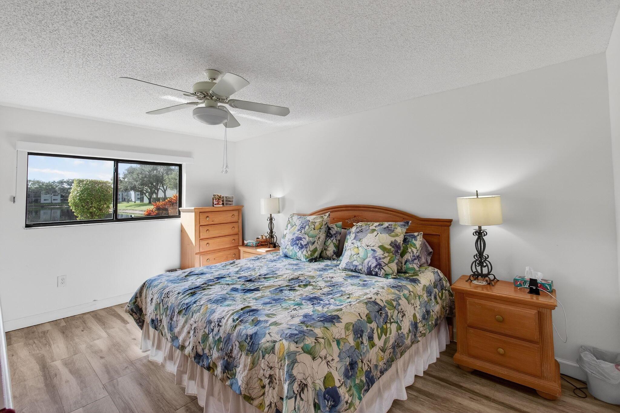 LAKES OF DELRAY WATERSEDG - Residential