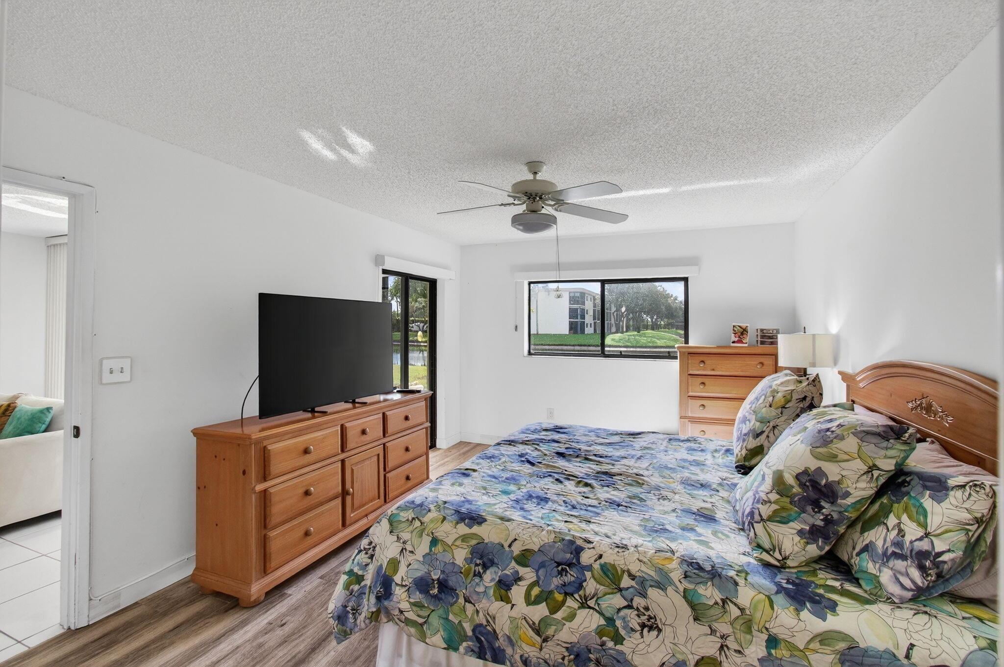 LAKES OF DELRAY WATERSEDG - Residential