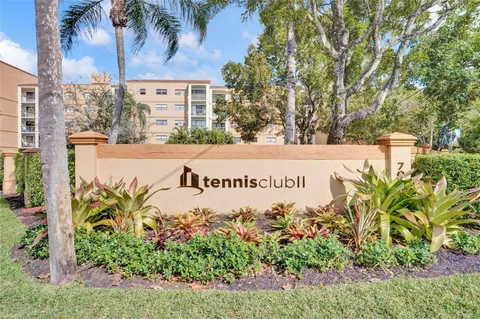 701 NW 19th St Unit 302, Fort Lauderdale, FL MLS: F10503908