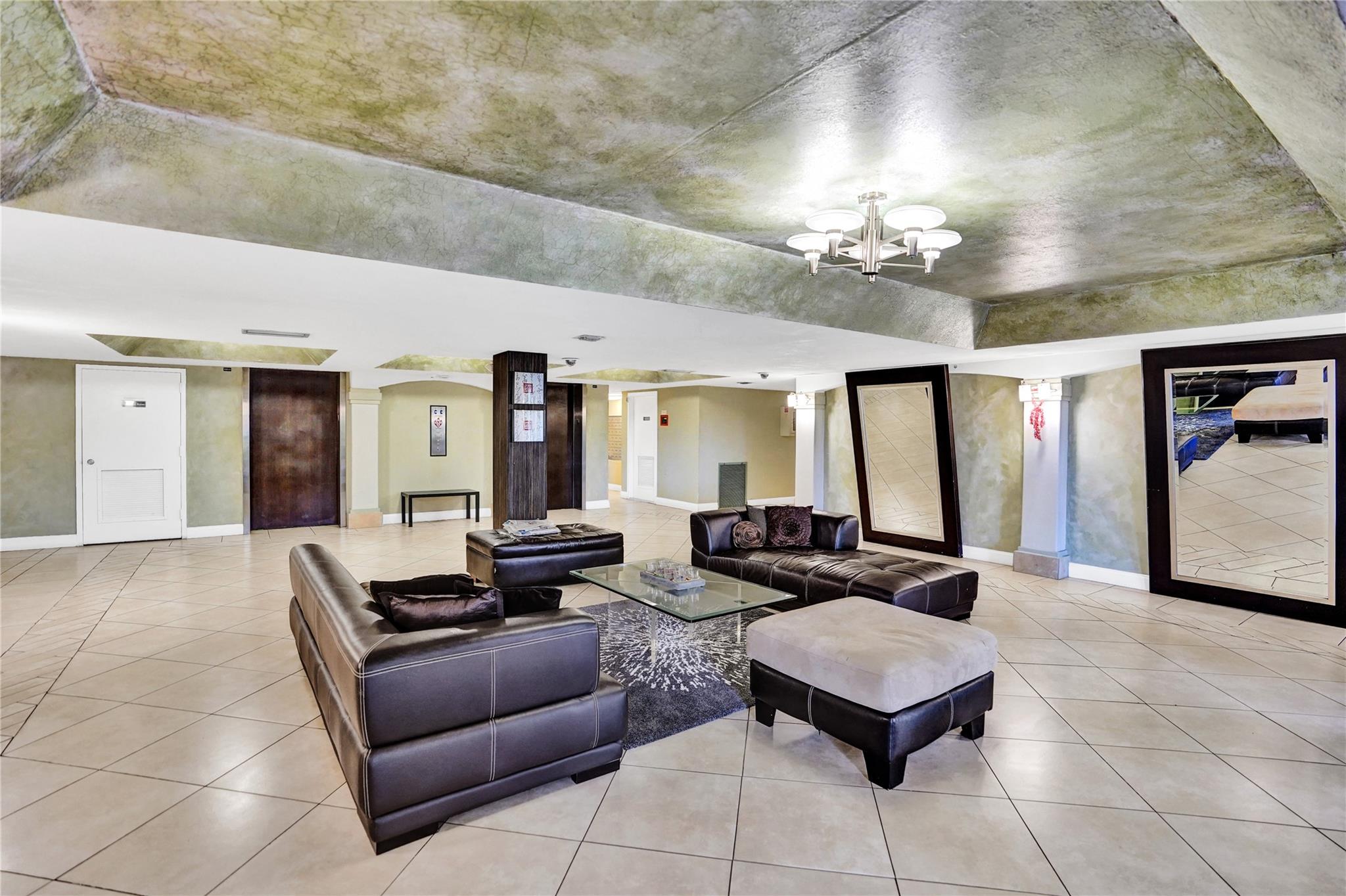 701 NW 19th St 302