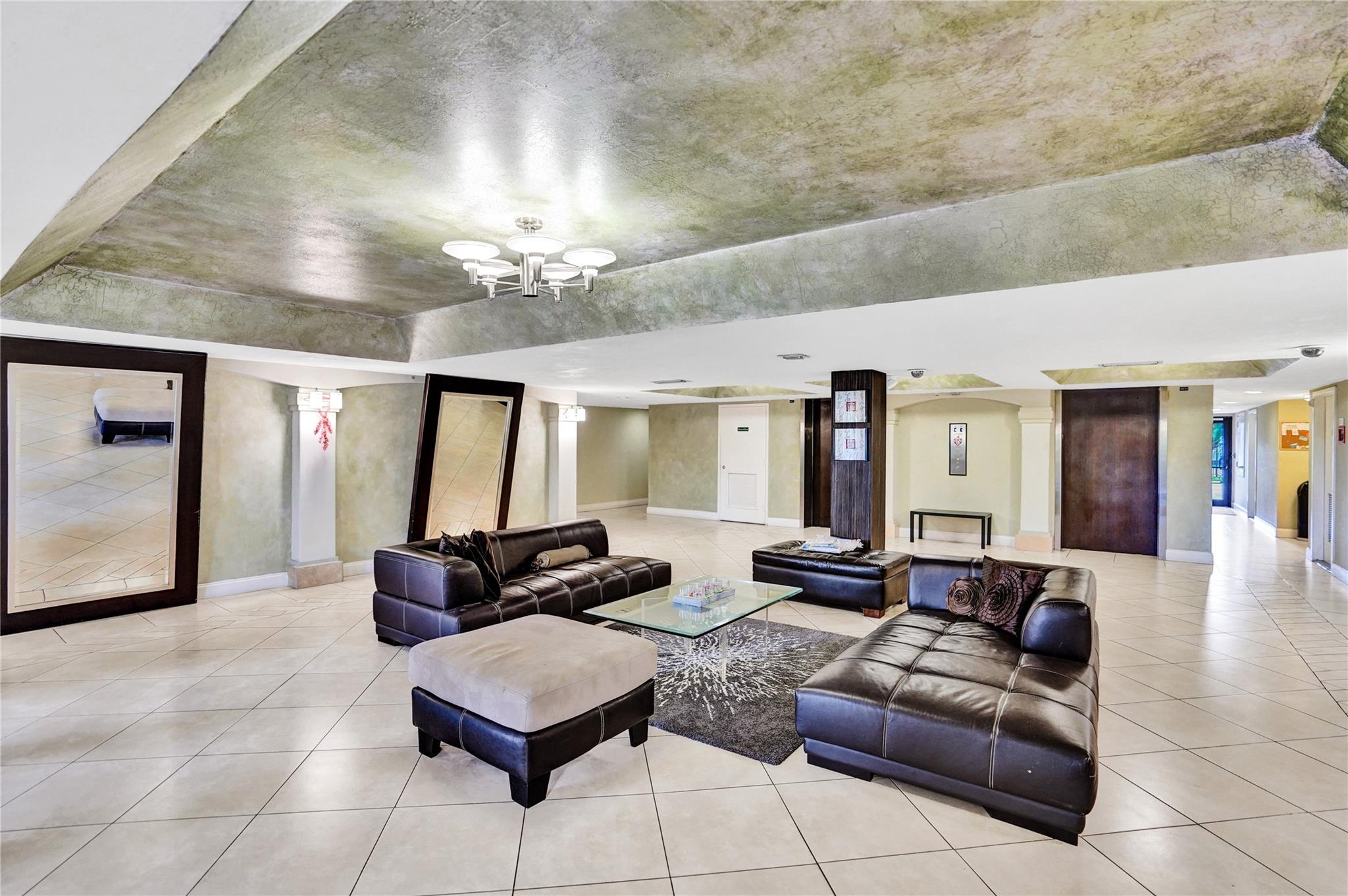 701 NW 19th St 302