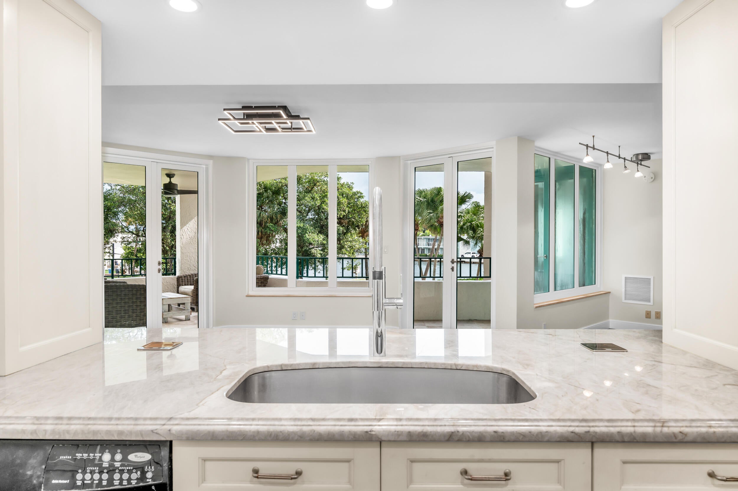 Properties | Stephanie Kaufman 100 SE 5TH Avenue 202