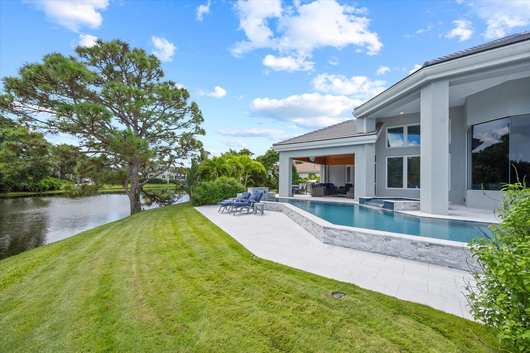 LOXAHATCHEE CLUB AT MAPLE - Residential