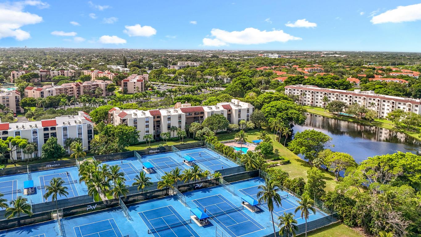 LAVERS RESORT & RACQUET CLUB - Residential