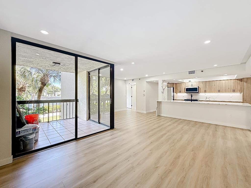 LAVERS RESORT & RACQUET CLUB - Residential