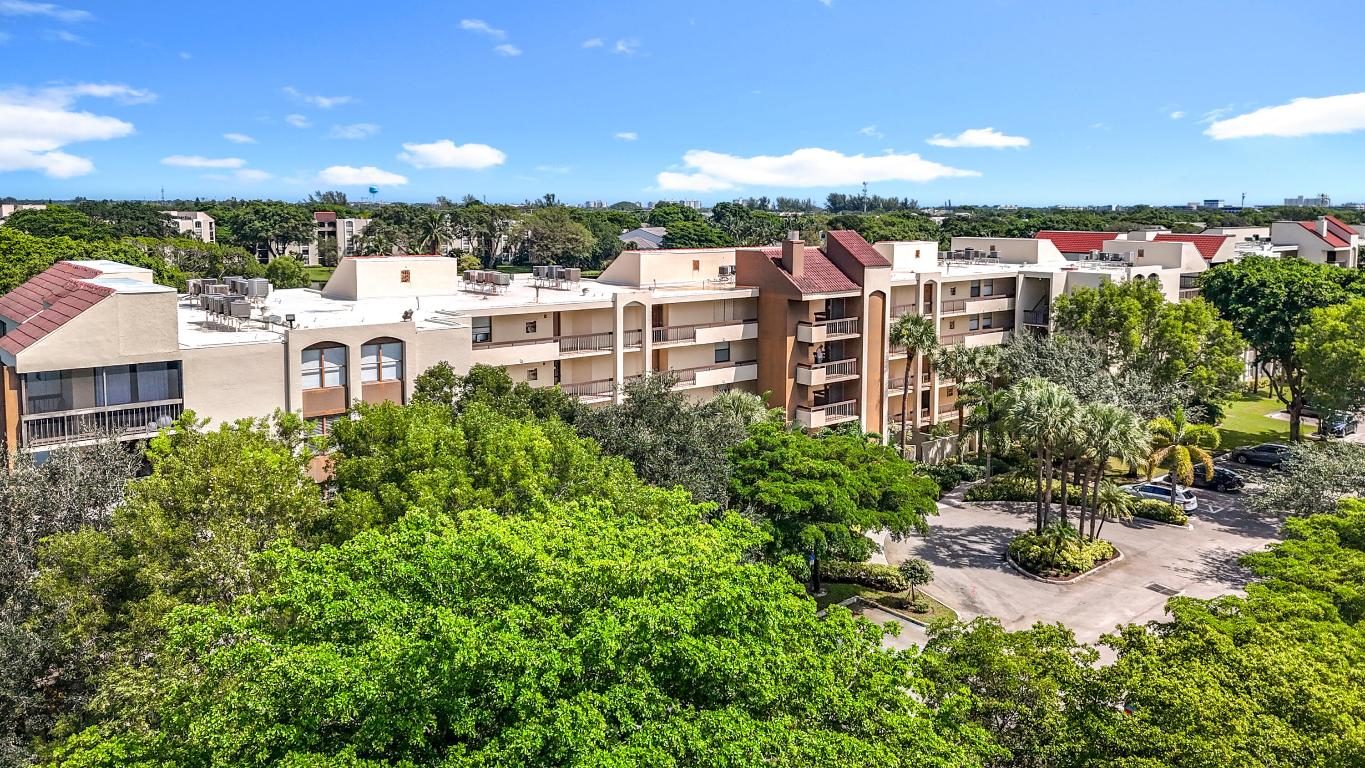 LAVERS RESORT & RACQUET CLUB - Residential