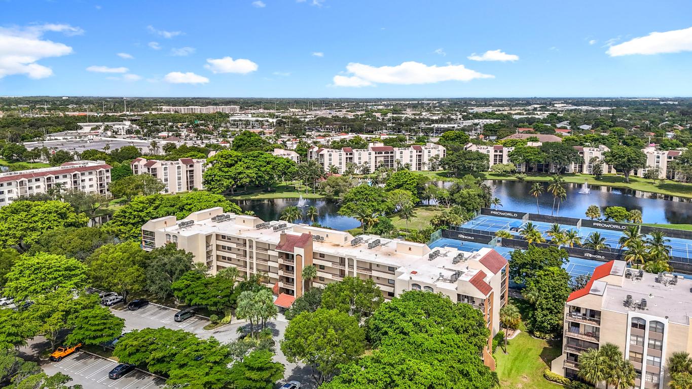 LAVERS RESORT & RACQUET CLUB - Residential