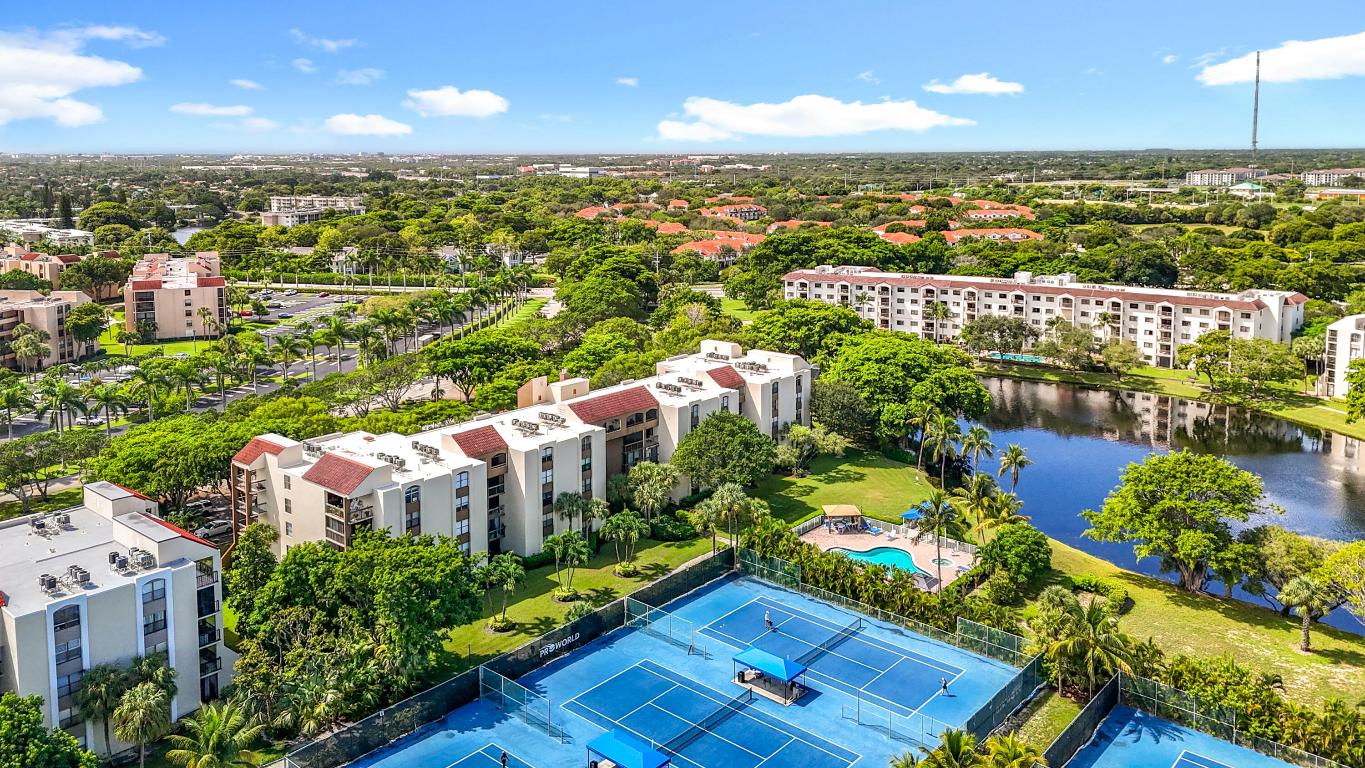 LAVERS RESORT & RACQUET CLUB - Residential