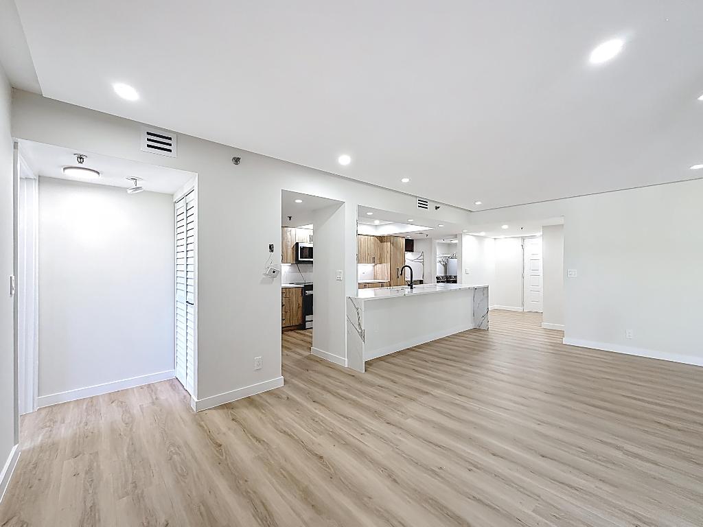 LAVERS RESORT & RACQUET CLUB - Residential