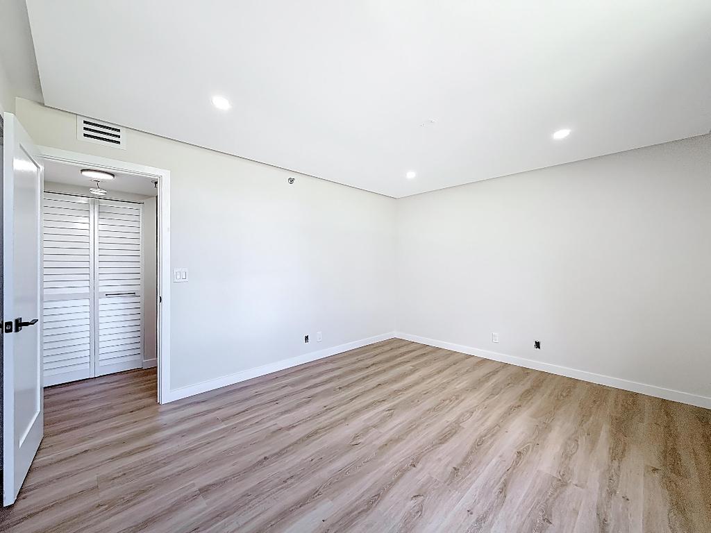 LAVERS RESORT & RACQUET CLUB - Residential