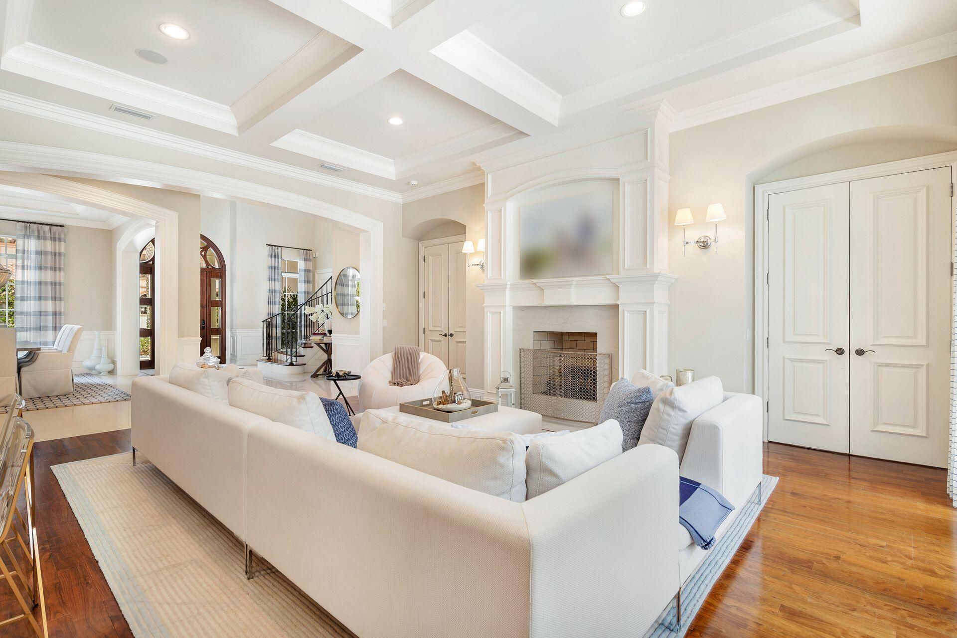 ROYAL PALM YACHT & COUNTR - Residential