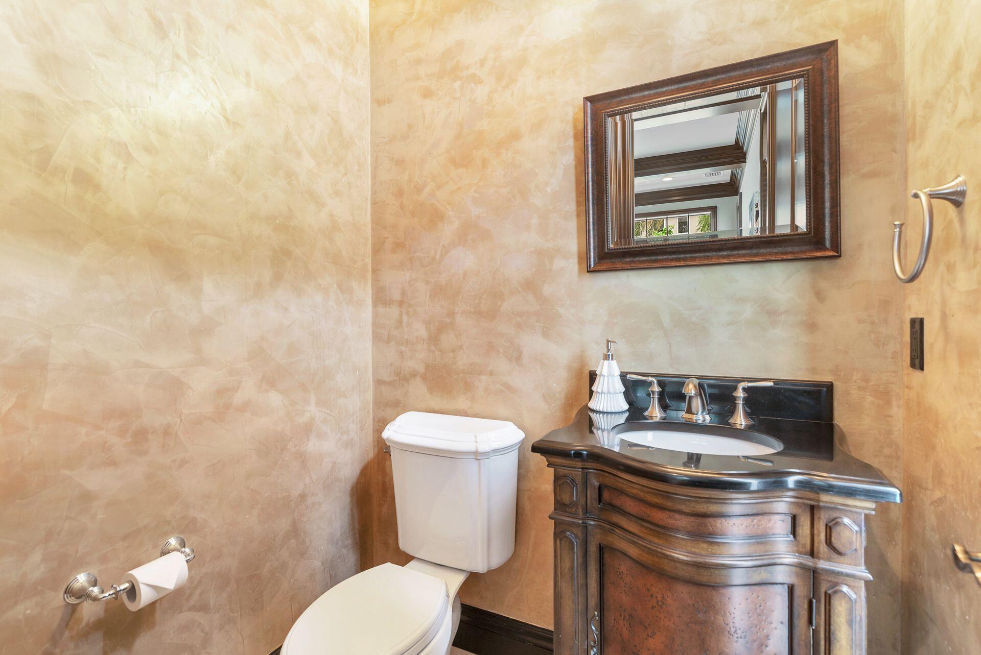 ROYAL PALM YACHT & COUNTR - Residential