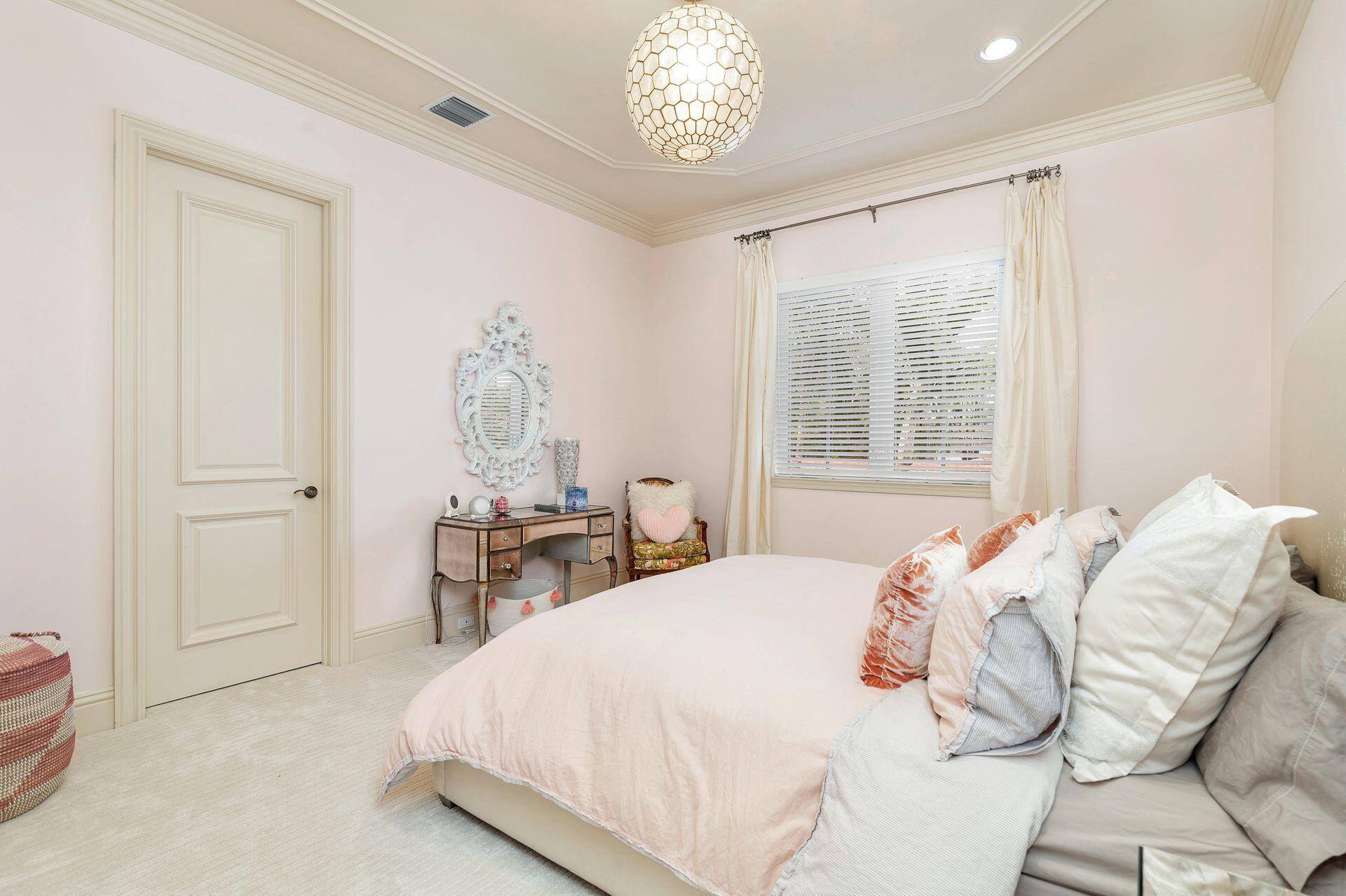 ROYAL PALM YACHT & COUNTR - Residential