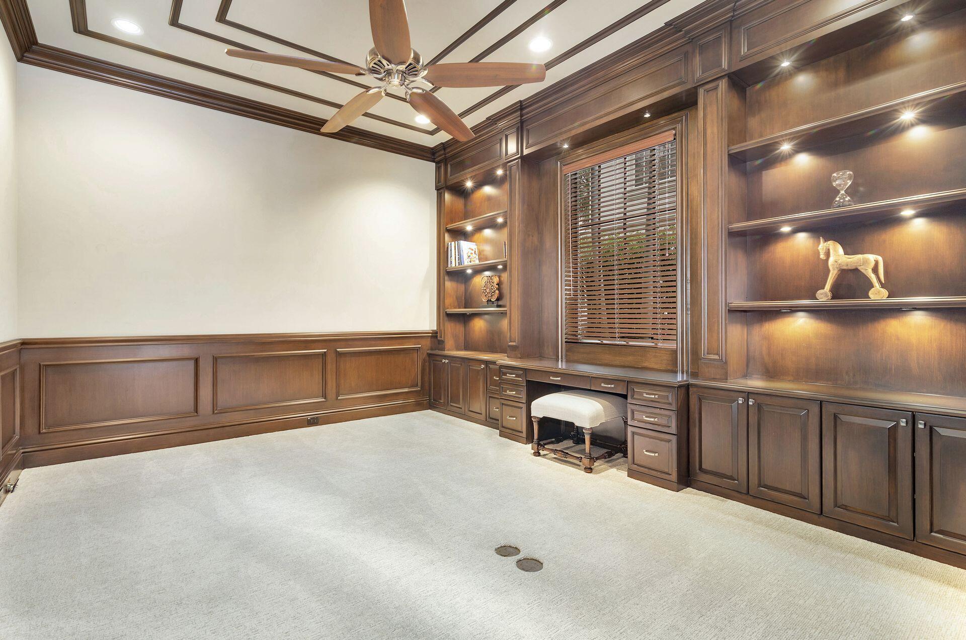 ROYAL PALM YACHT & COUNTR - Residential