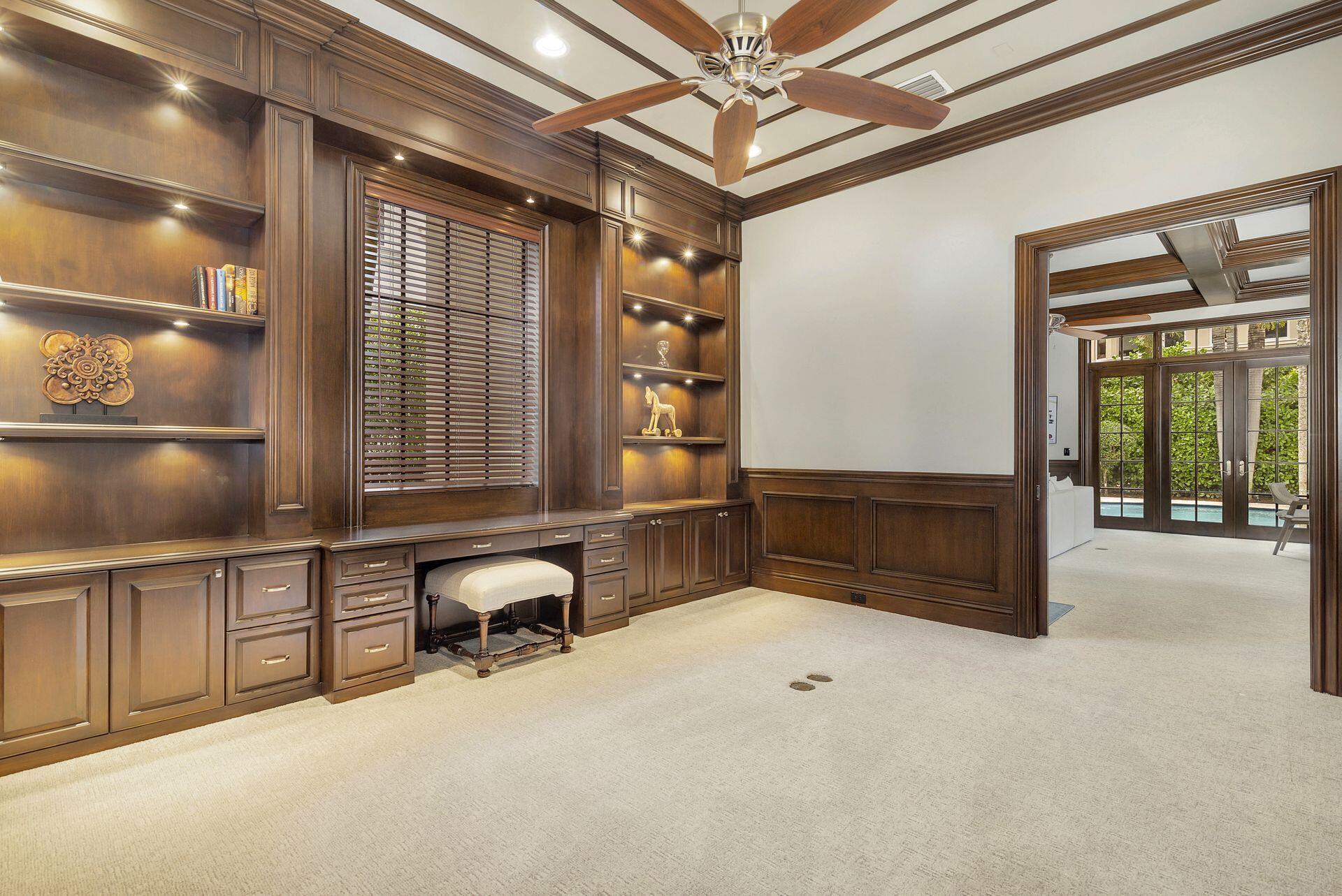 ROYAL PALM YACHT & COUNTR - Residential