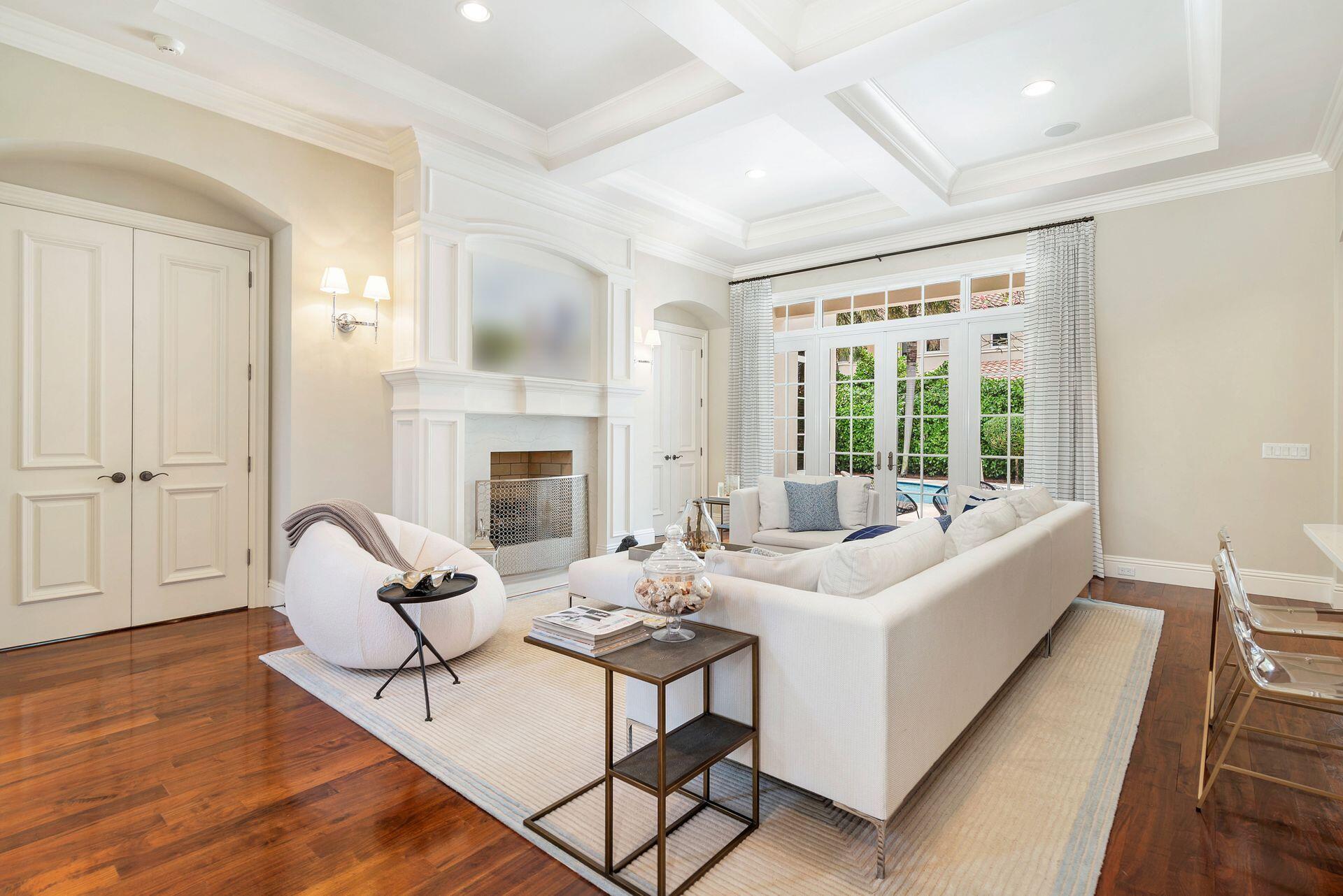 ROYAL PALM YACHT & COUNTR - Residential