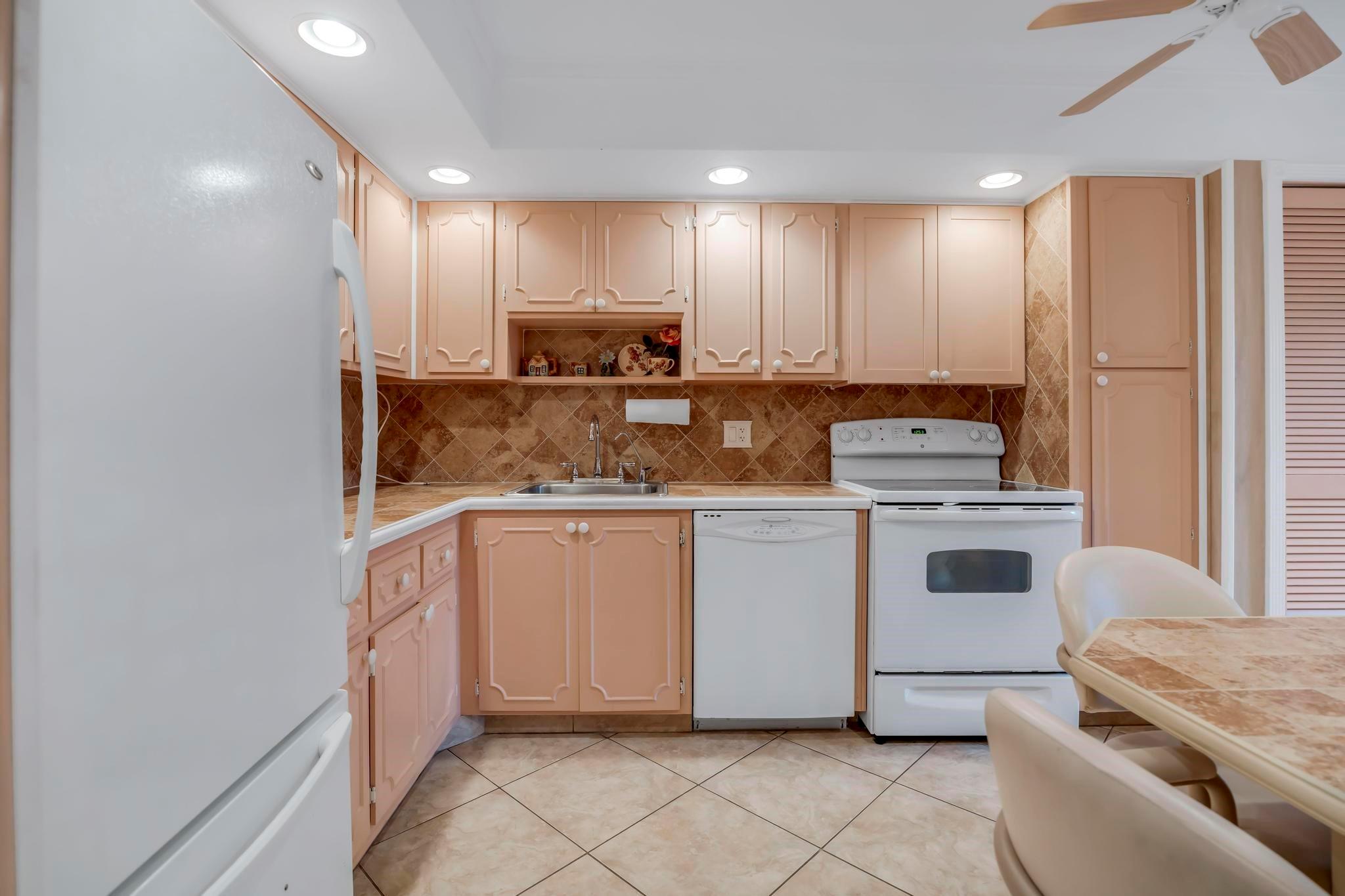 PALM AIRE - Residential