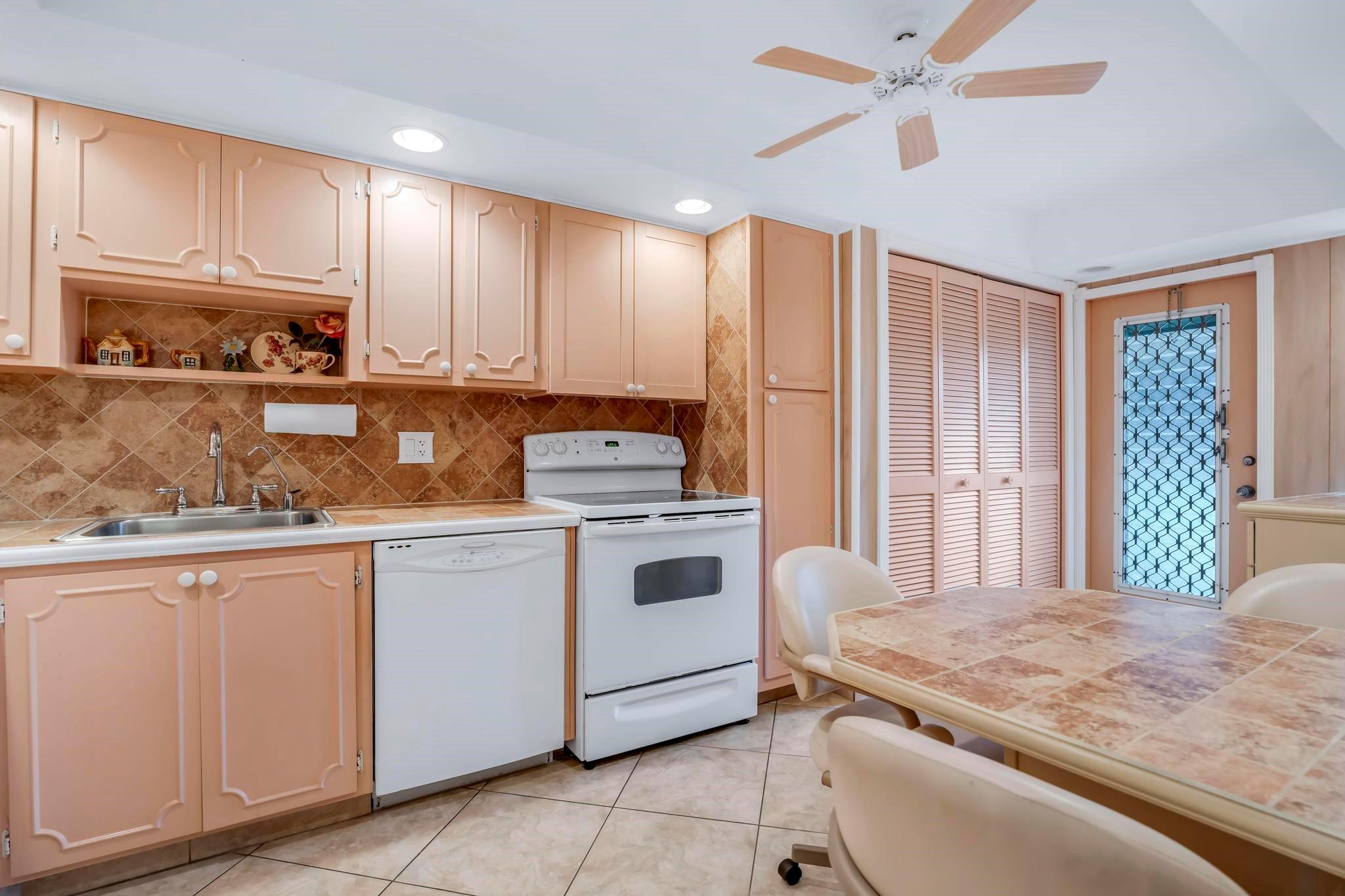 PALM AIRE - Residential