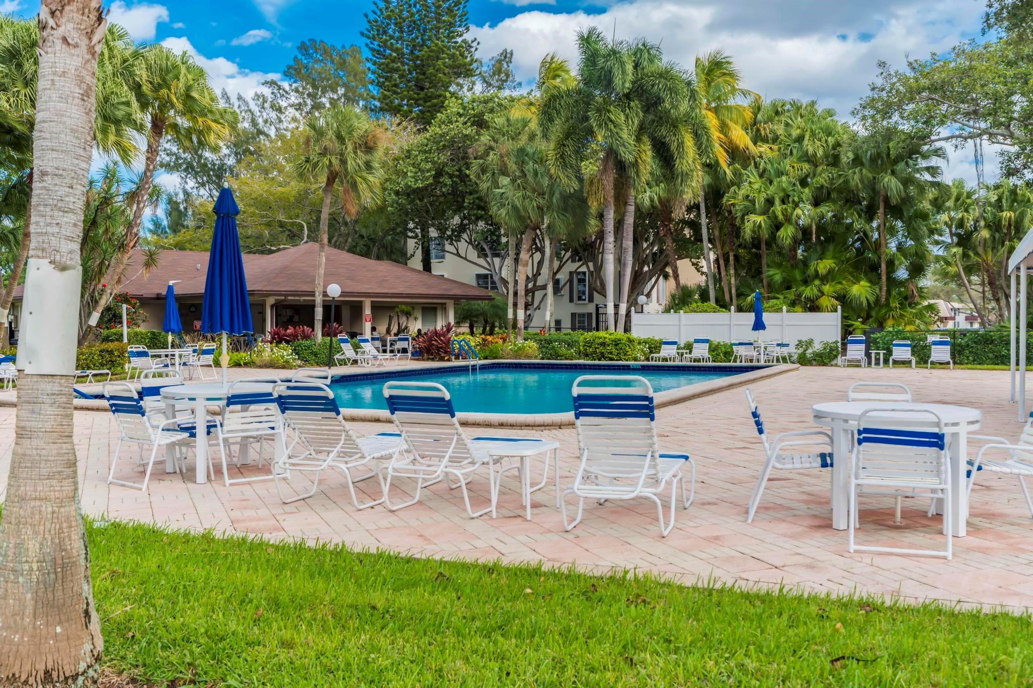 PALM AIRE - Residential