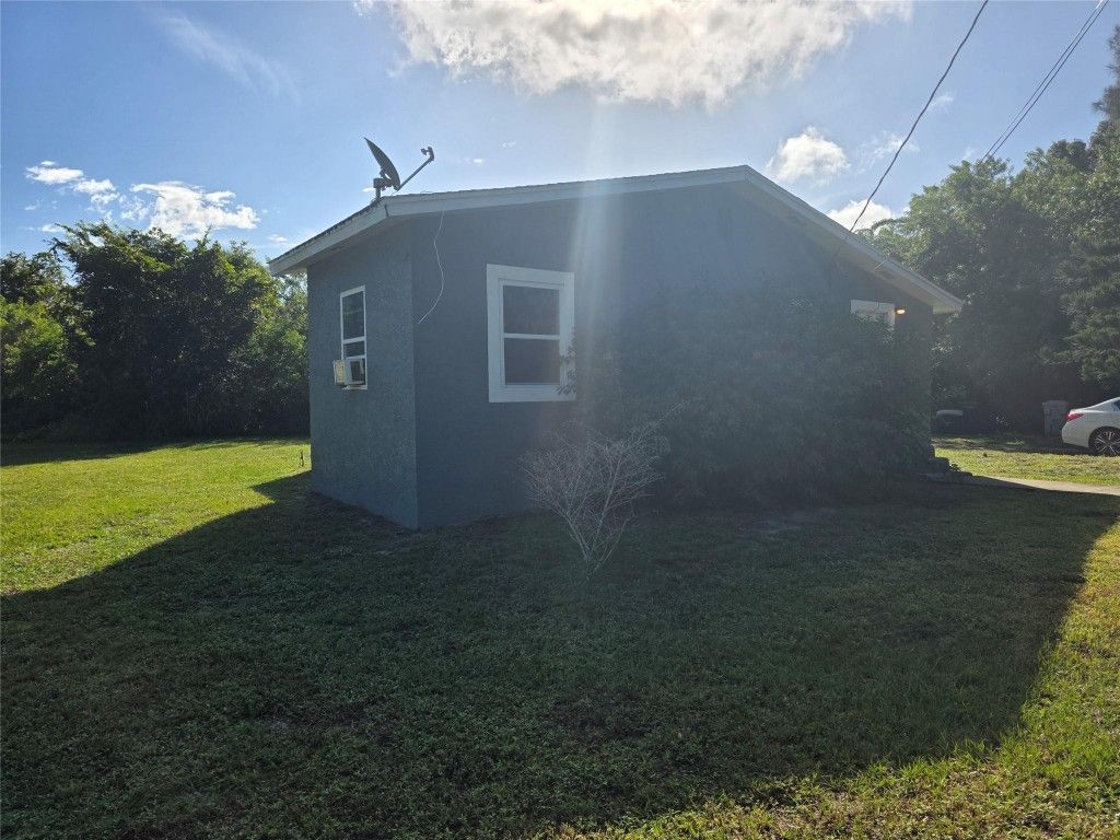 Photo of 8850 64th Avenue, Vero Beach, FL 32967 (MLS # F10537469)