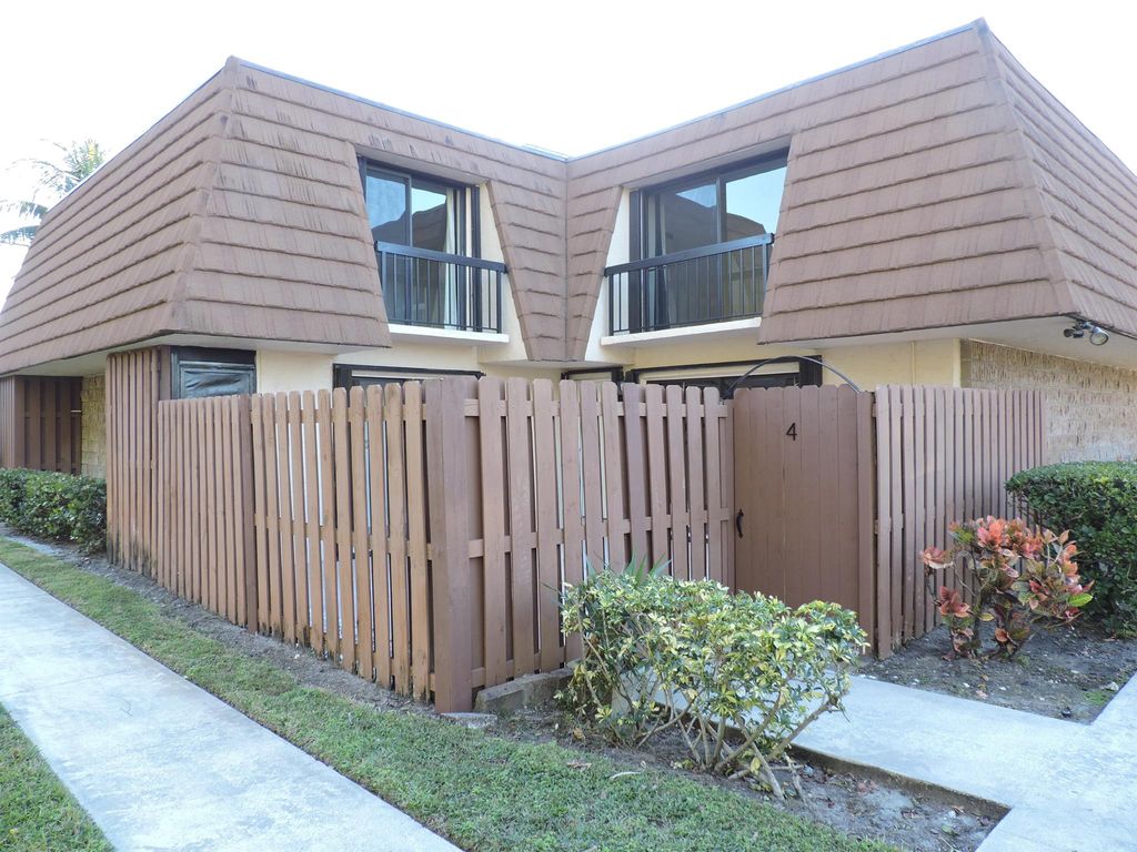 Photo of 825 Center Street #4c, Jupiter, FL 33458 (MLS # R11052411)