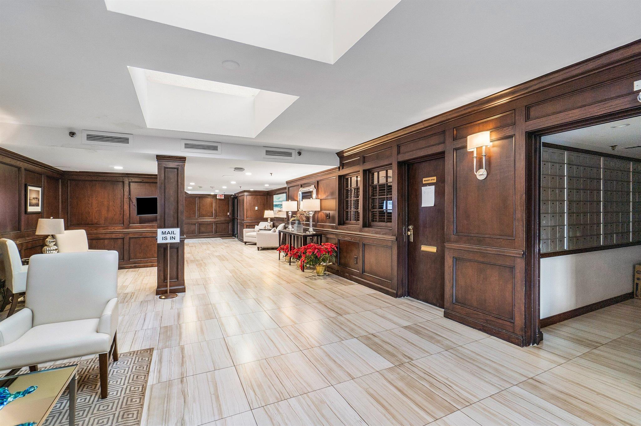 GOVERNORS POINTE CONDO - Residential