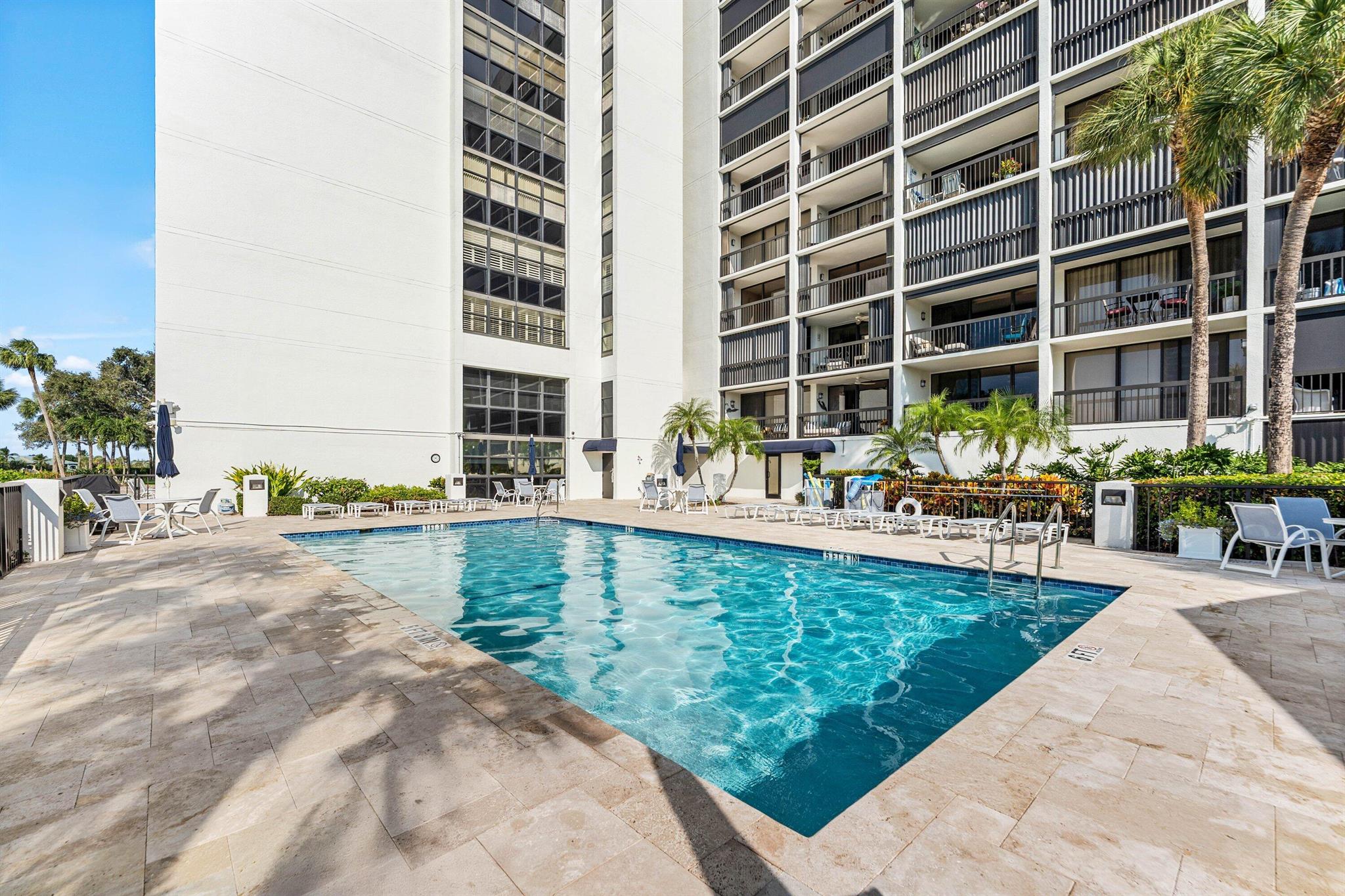 GOVERNORS POINTE CONDO - Residential