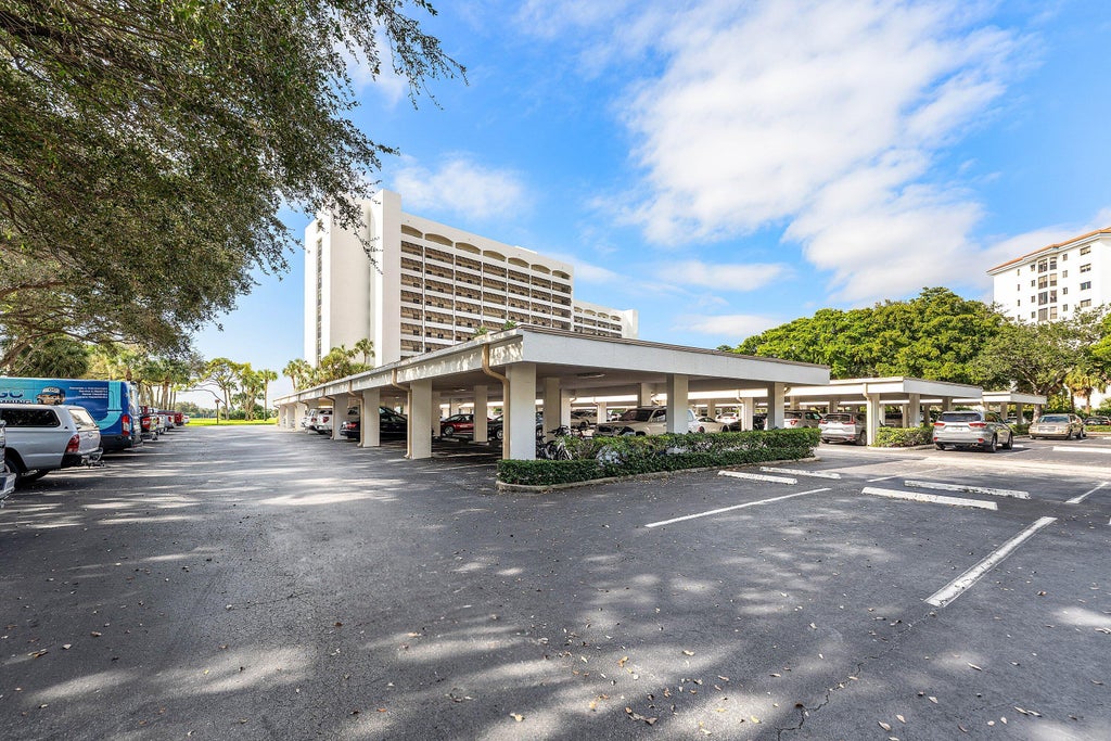 Photo of 356 Golfview Road #Ph-7, North Palm Beach, FL 33408 (MLS # R11145622)