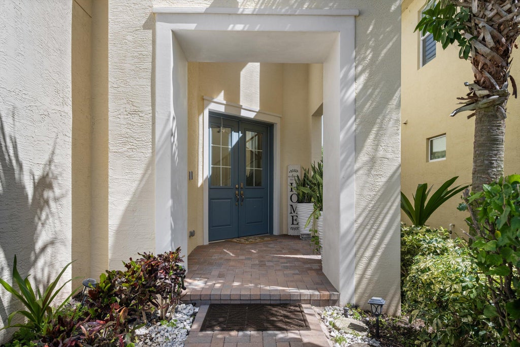 Photo of 16033 Whippoorwill Circle, Westlake, FL 33470 (MLS # B26082288)