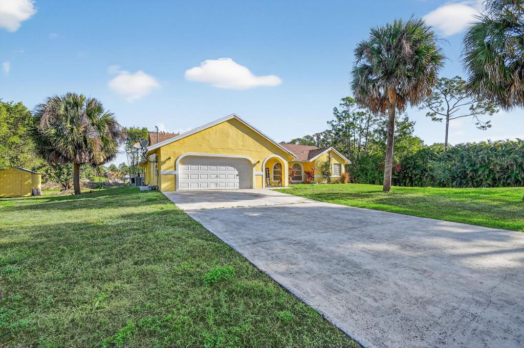 Photo of 17609 86th Street N, Loxahatchee, FL 33470 (MLS # B26006988)