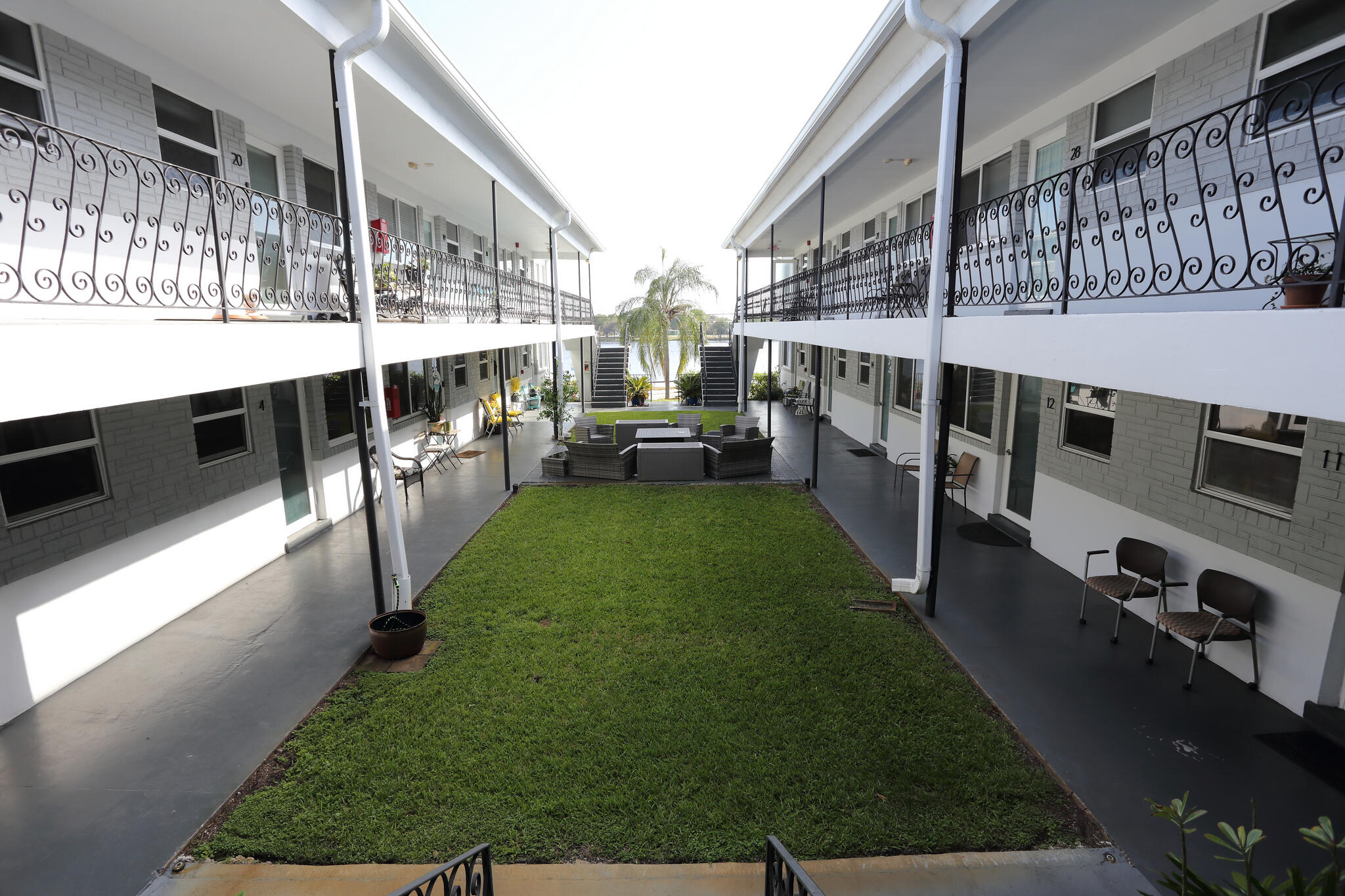 302 Lake Osborne Drive 9