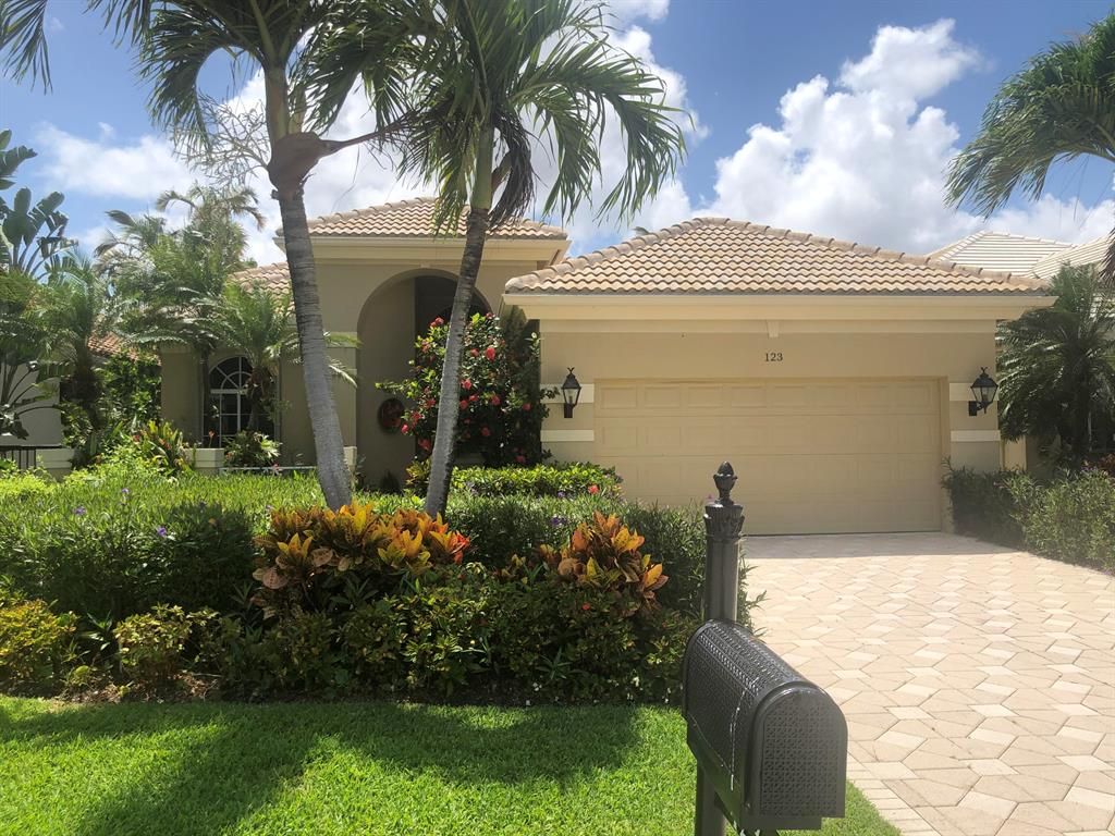 Photo of 123 Emerald Key Lane, Palm Beach Gardens, FL 33418 (MLS # R10719956)